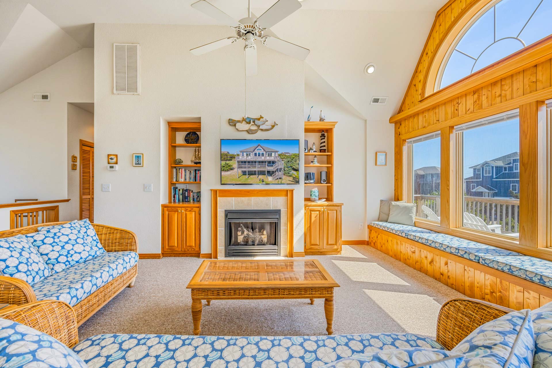 Surf Or Sound Realty 767 Beachcomber Great Room 5