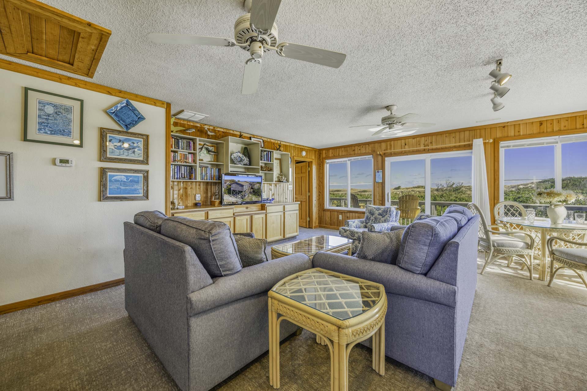 Surf Or Sound Realty 15 Driftwood Great Room 1