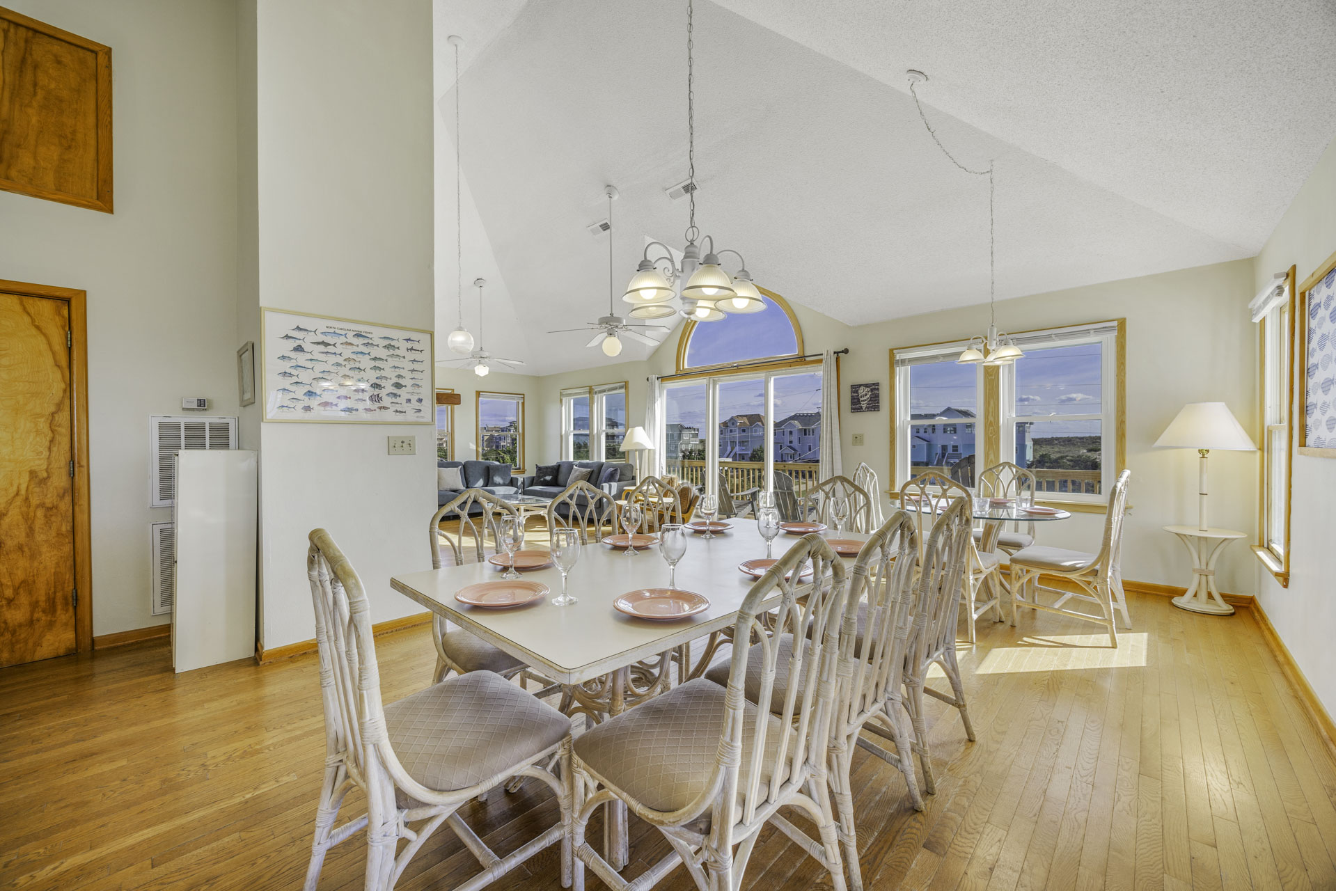 Surf Or Sound Realty 753 Longview Dining Area 2