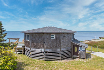 Surf Or Sound Realty 1076 Tiki Hut Exterior 3