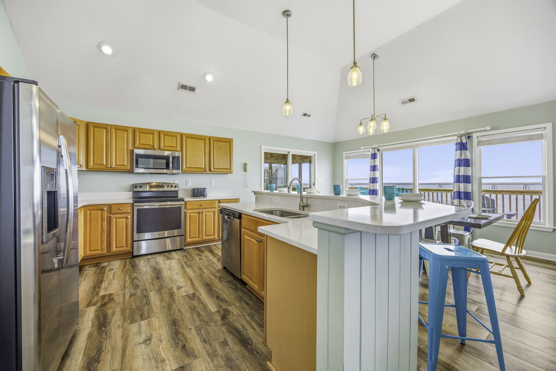 Surf Or Sound Realty 260 Gone With The Wind Kitchen 3