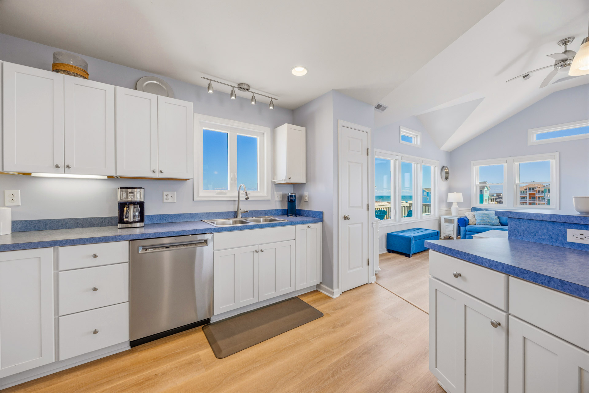Surf Or Sound Realty 1223 Sunsets In Rodanthe Kitchen 3
