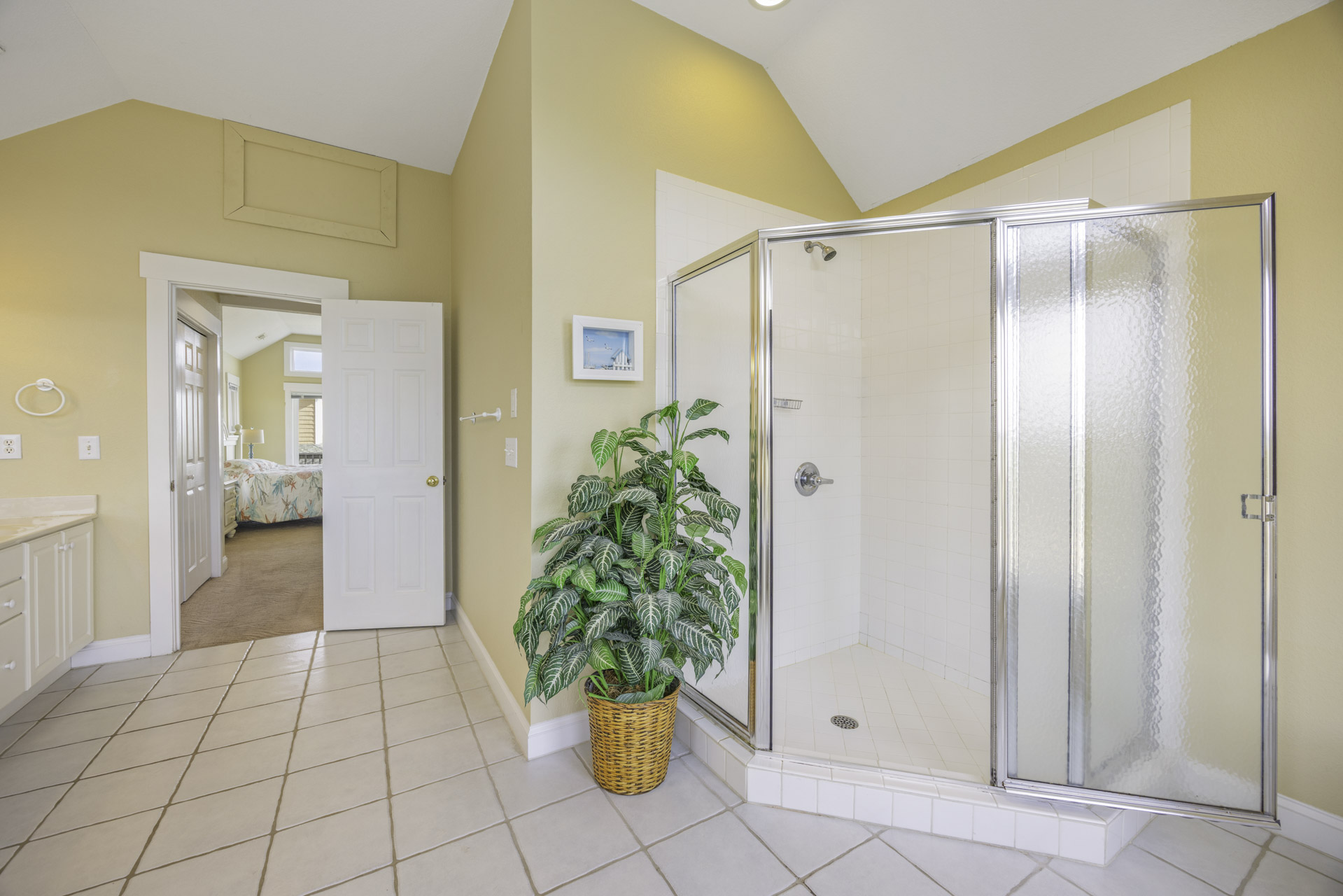 Surf Or Sound Realty 264 Splish Splash Bedroom 1 4