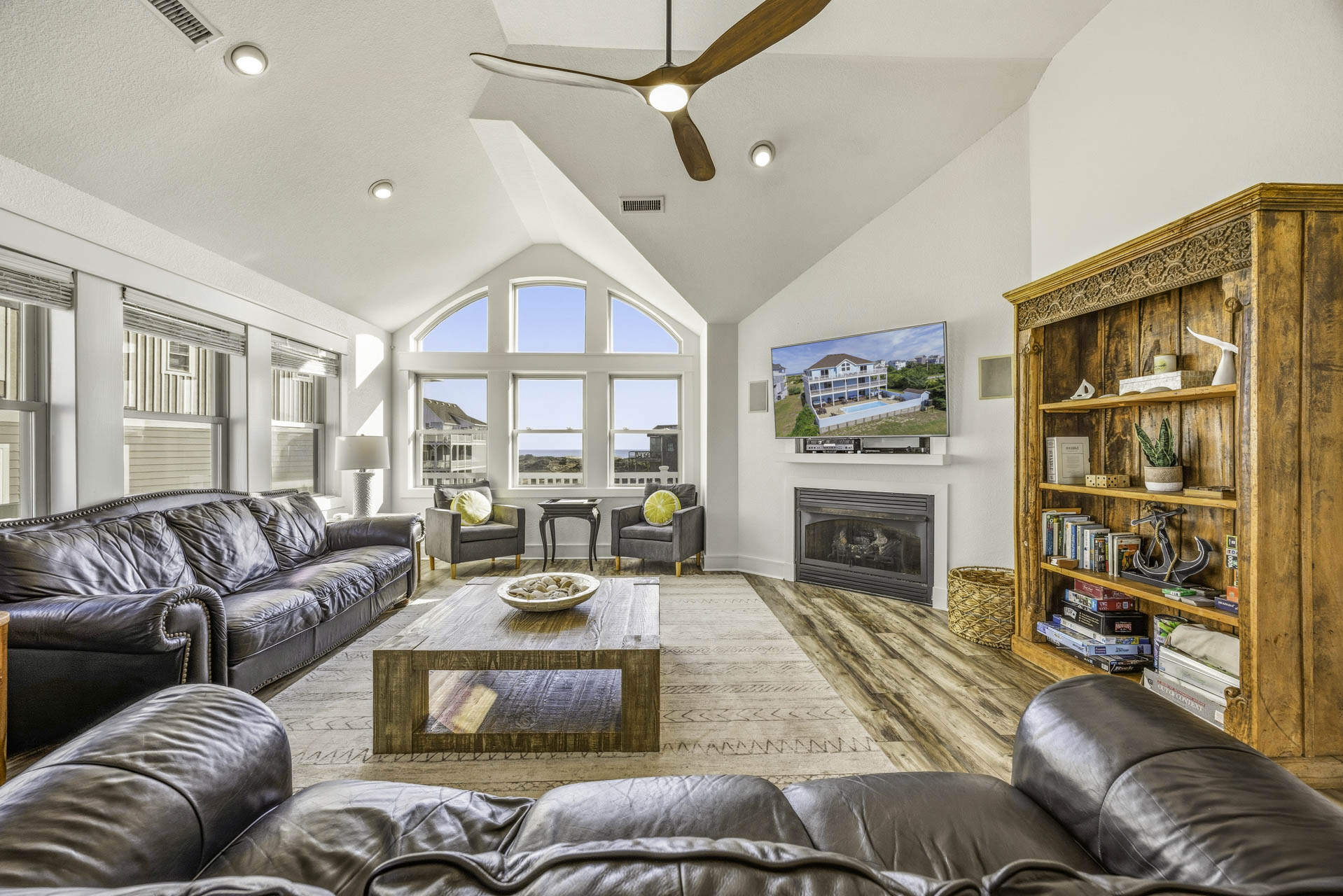 Surf Or Sound Realty 1156 Lemonade Great Room 1