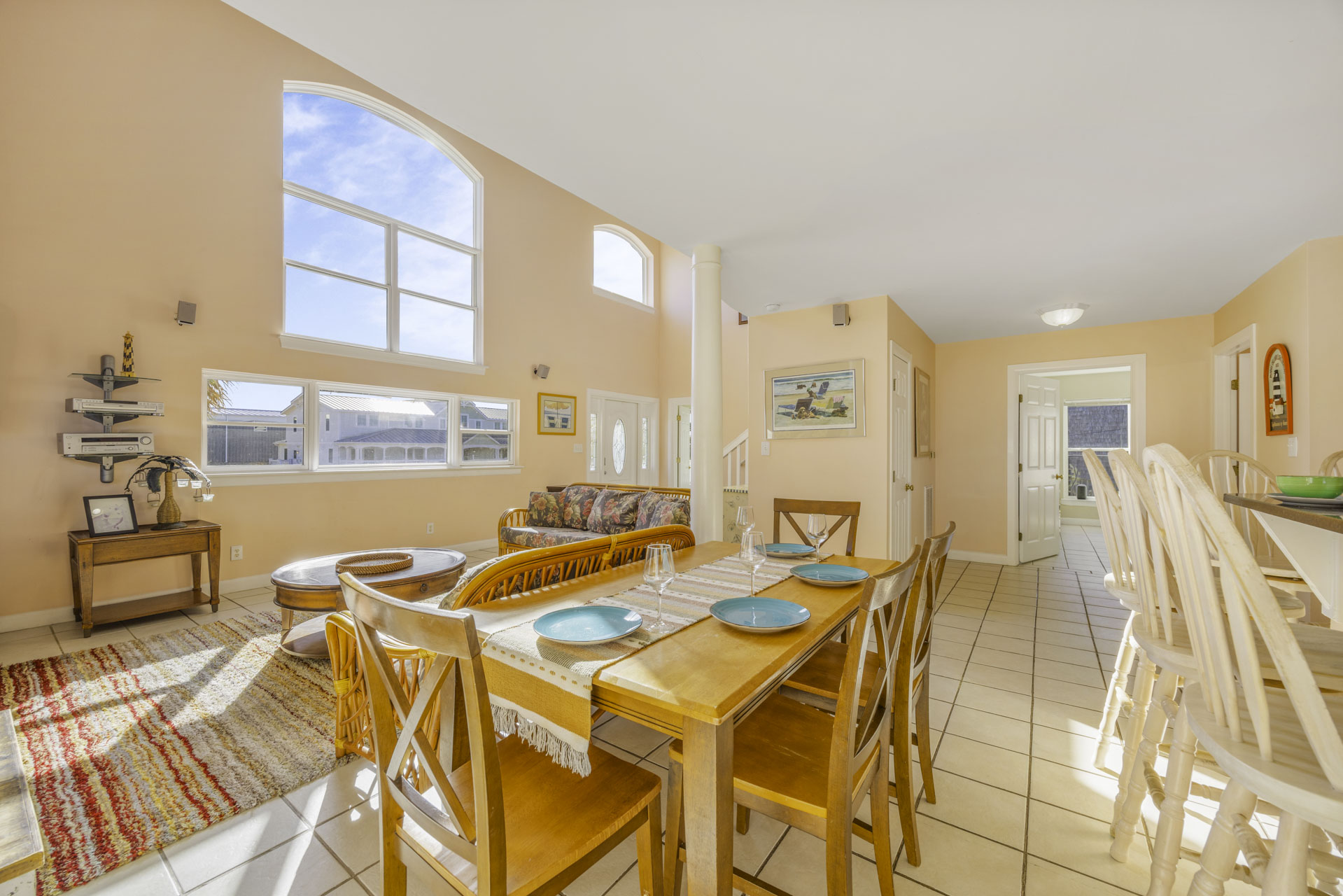 Surf Or Sound Realty 411 Surf Dogs Dining Area 1