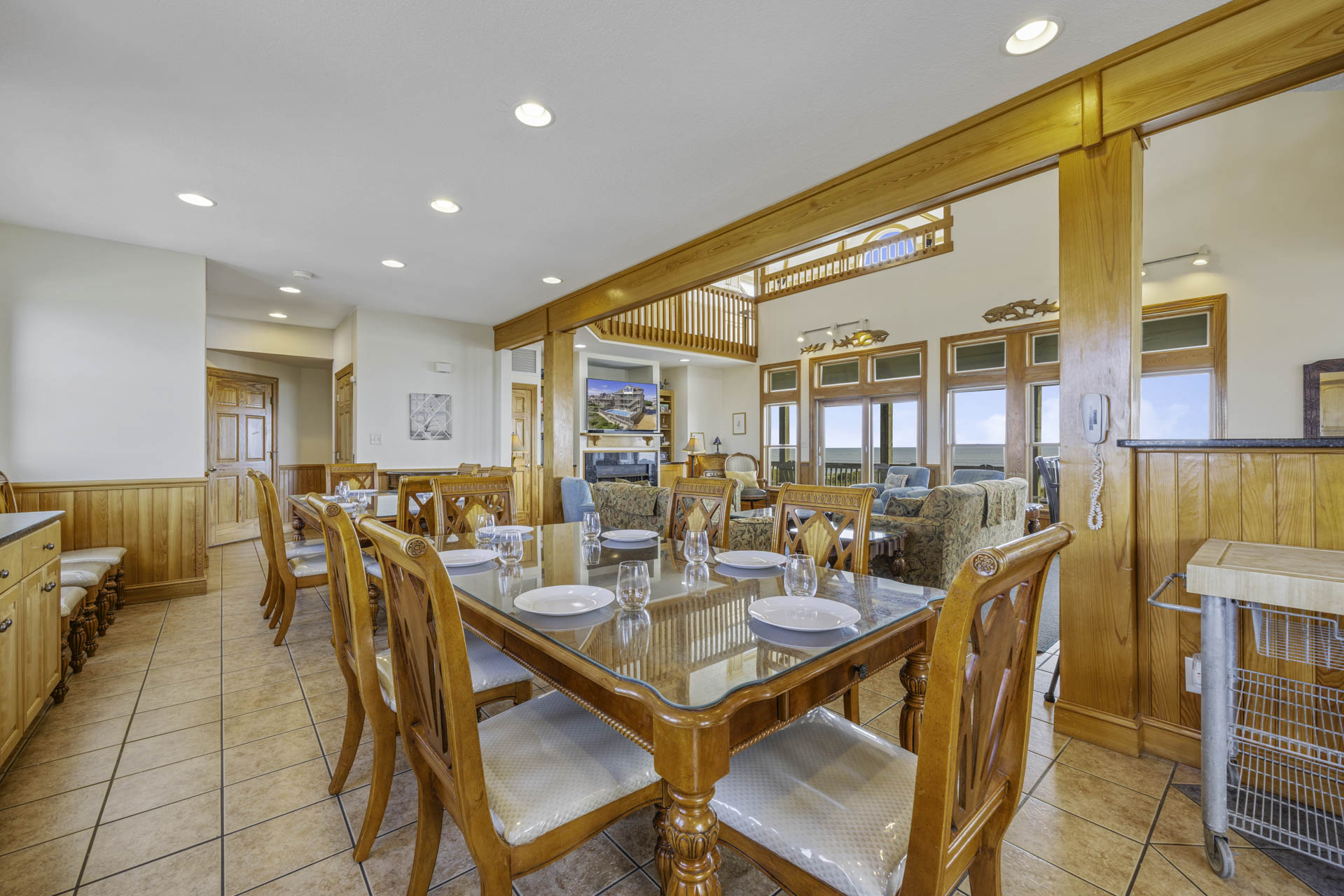 Surf Or Sound Realty 368 Sea Whisper Dining Area 2