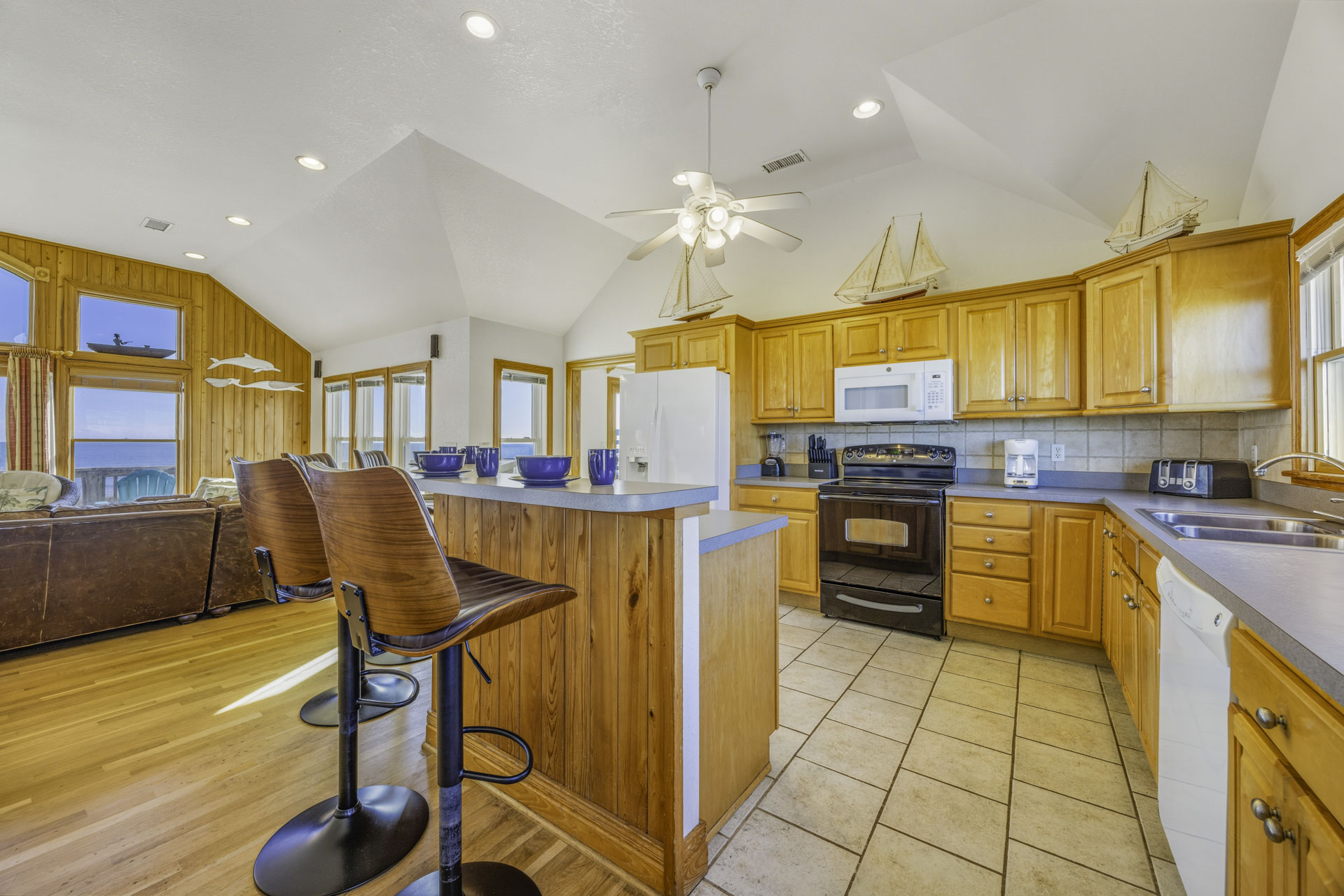 Surf Or Sound Realty 812 Lucille's Board Shack Kitchen 4