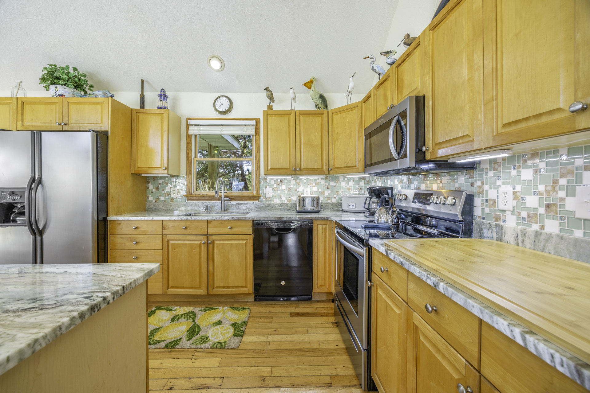 Surf Or Sound Realty 363 Sandy Cheeks Kitchen 2