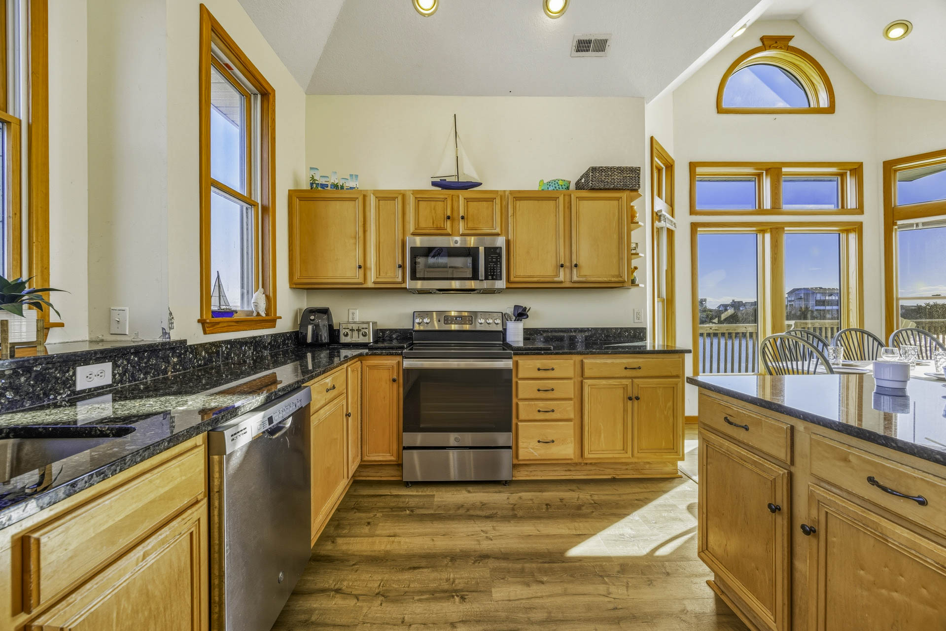 Surf Or Sound Realty 336 Kokomo Kitchen 2