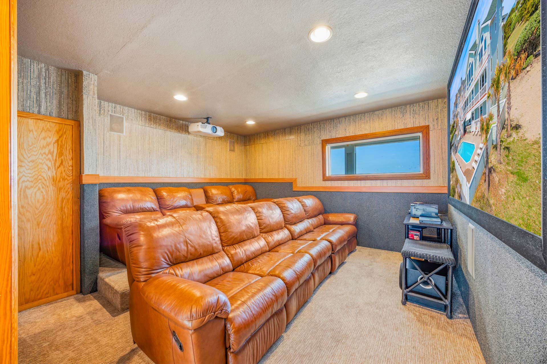 Surf Or Sound Realty 1126 Splash Landing Theater Room
