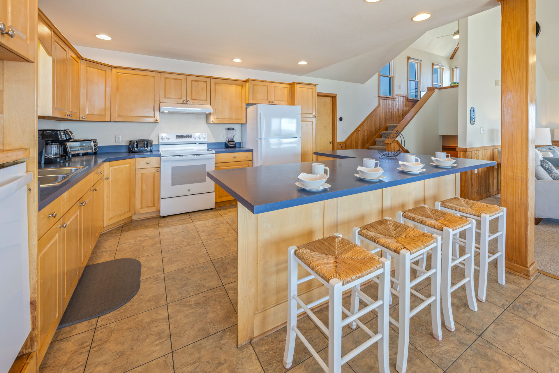Surf Or Sound Realty 165 Aeolus Kitchen 2