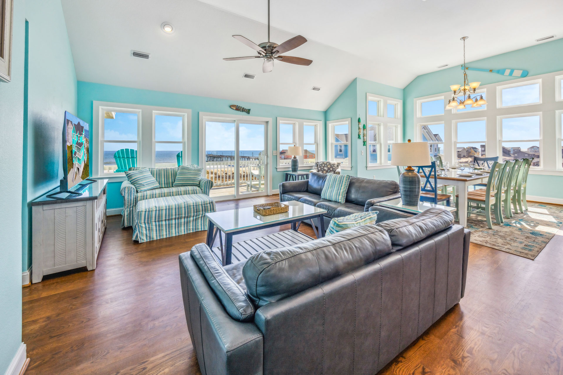 Surf Or Sound Realty 867 Caribbean Paradise Great Room 1