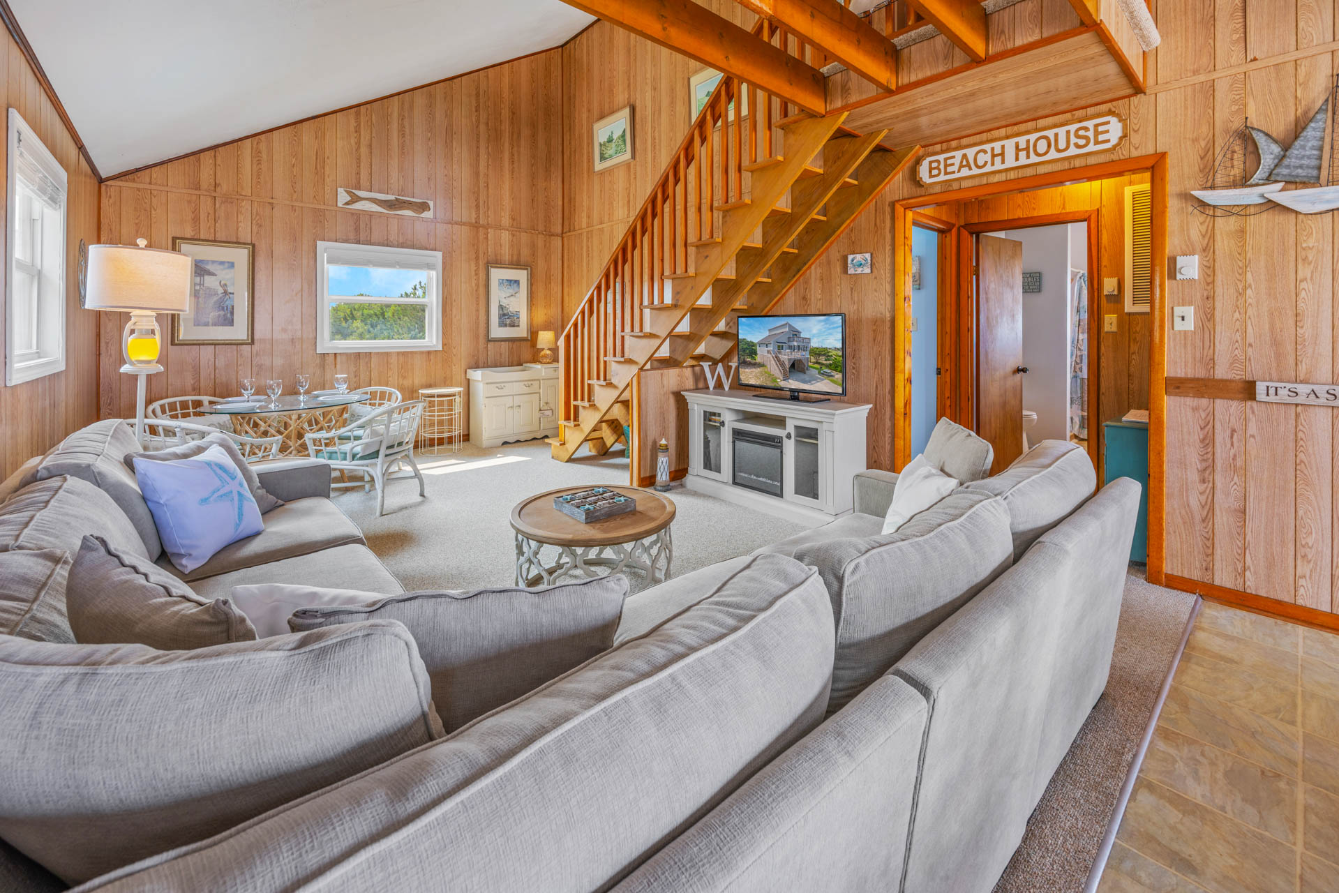 Surf Or Sound Realty 565 Whit's End Great Room 1