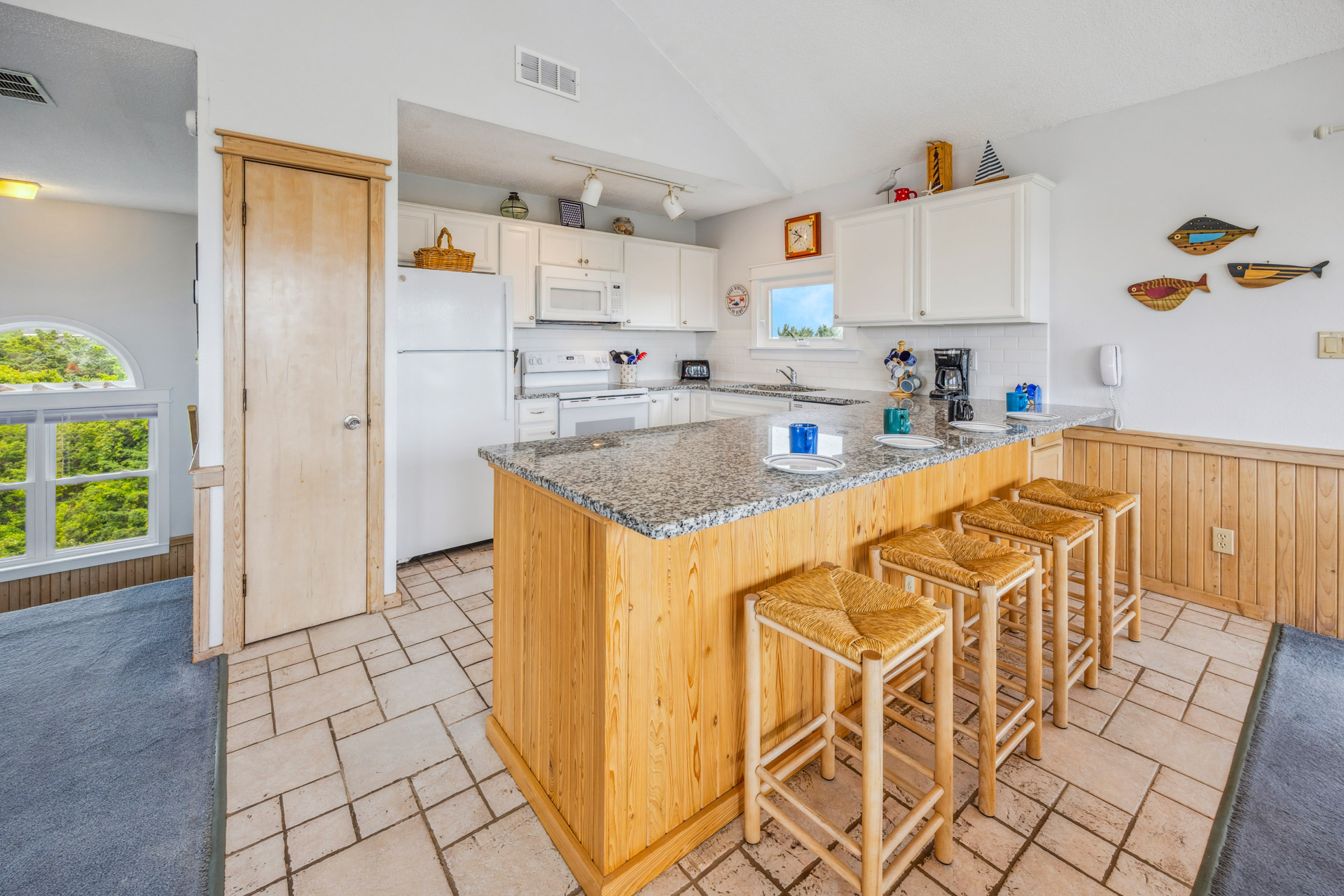 Surf Or Sound Realty 32 Ocean Escape Kitchen 4