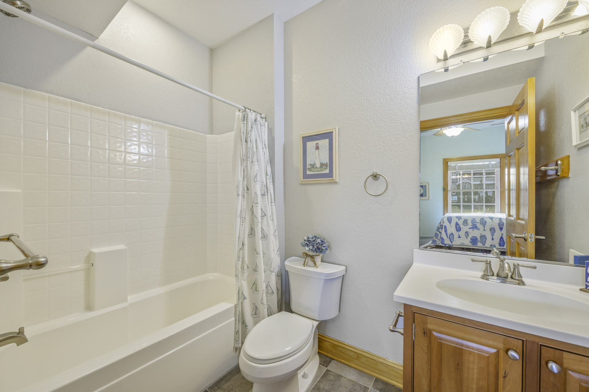 Surf Or Sound Realty 591 Miss Cape May Bedroom 4 3