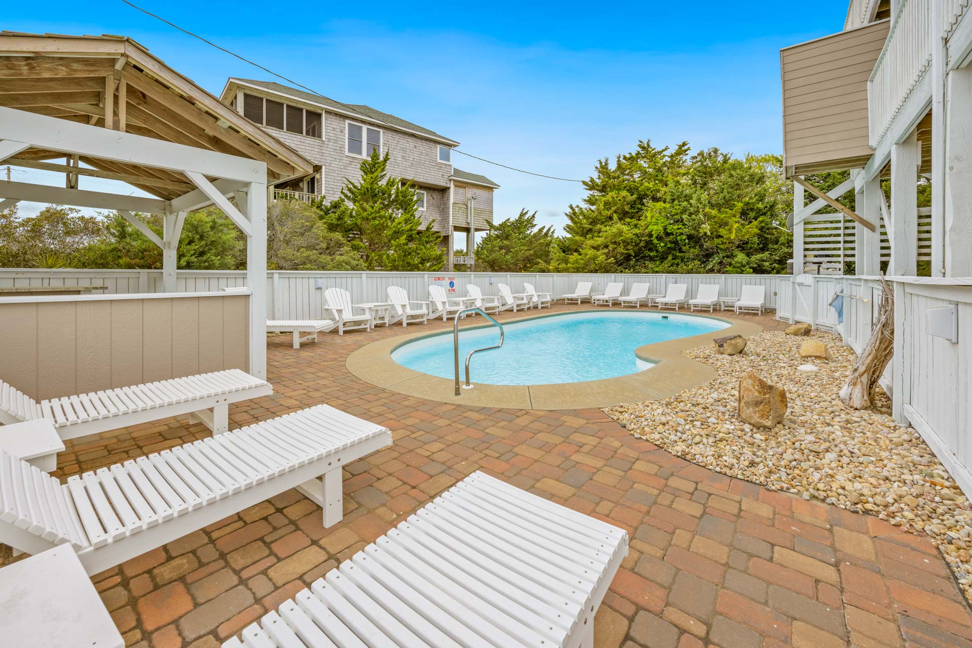 Surf Or Sound Realty 638 The Hatteras House Pool Area 1