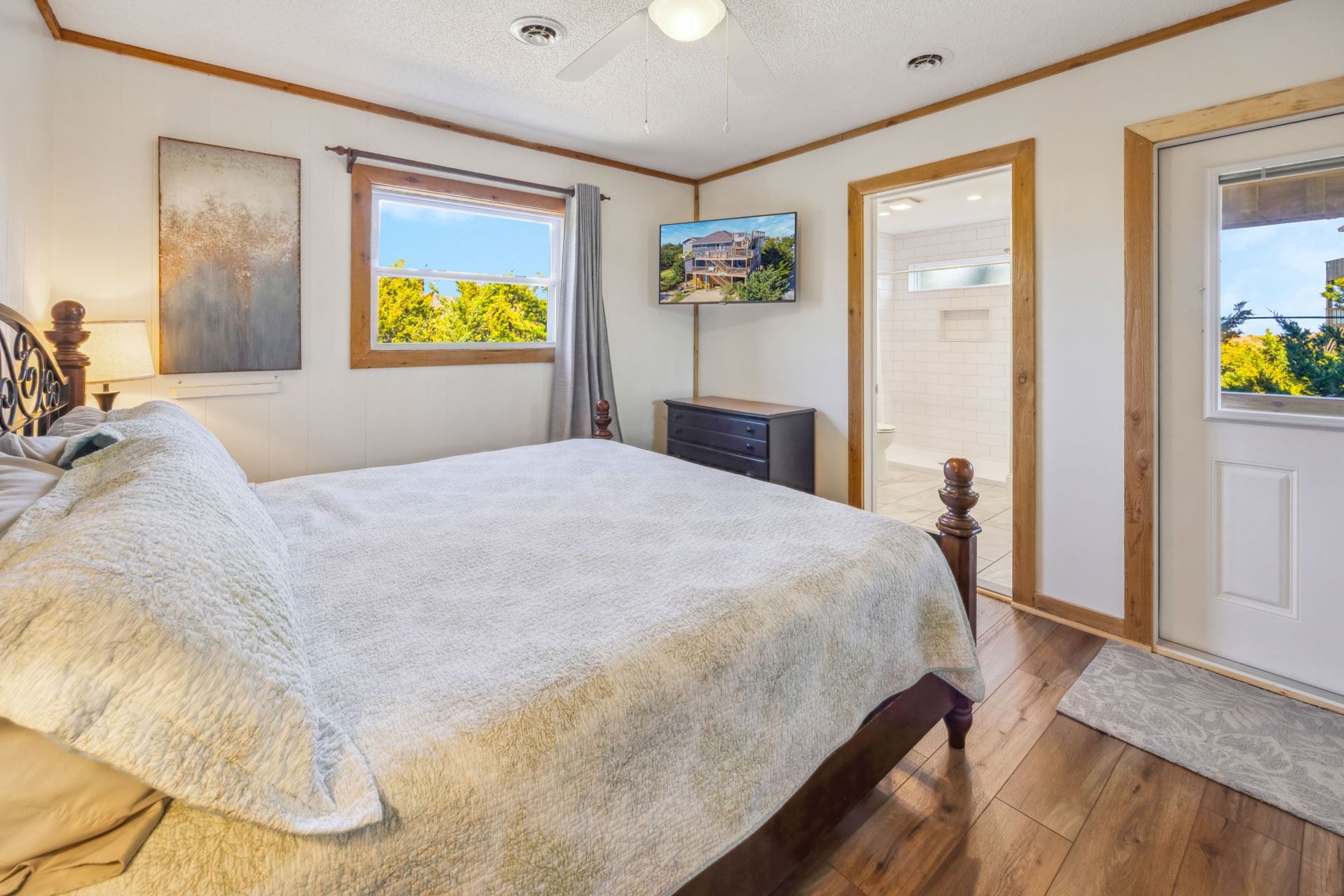 Surf Or Sound Realty 1119 Beach Jam'n Bedroom 1 1