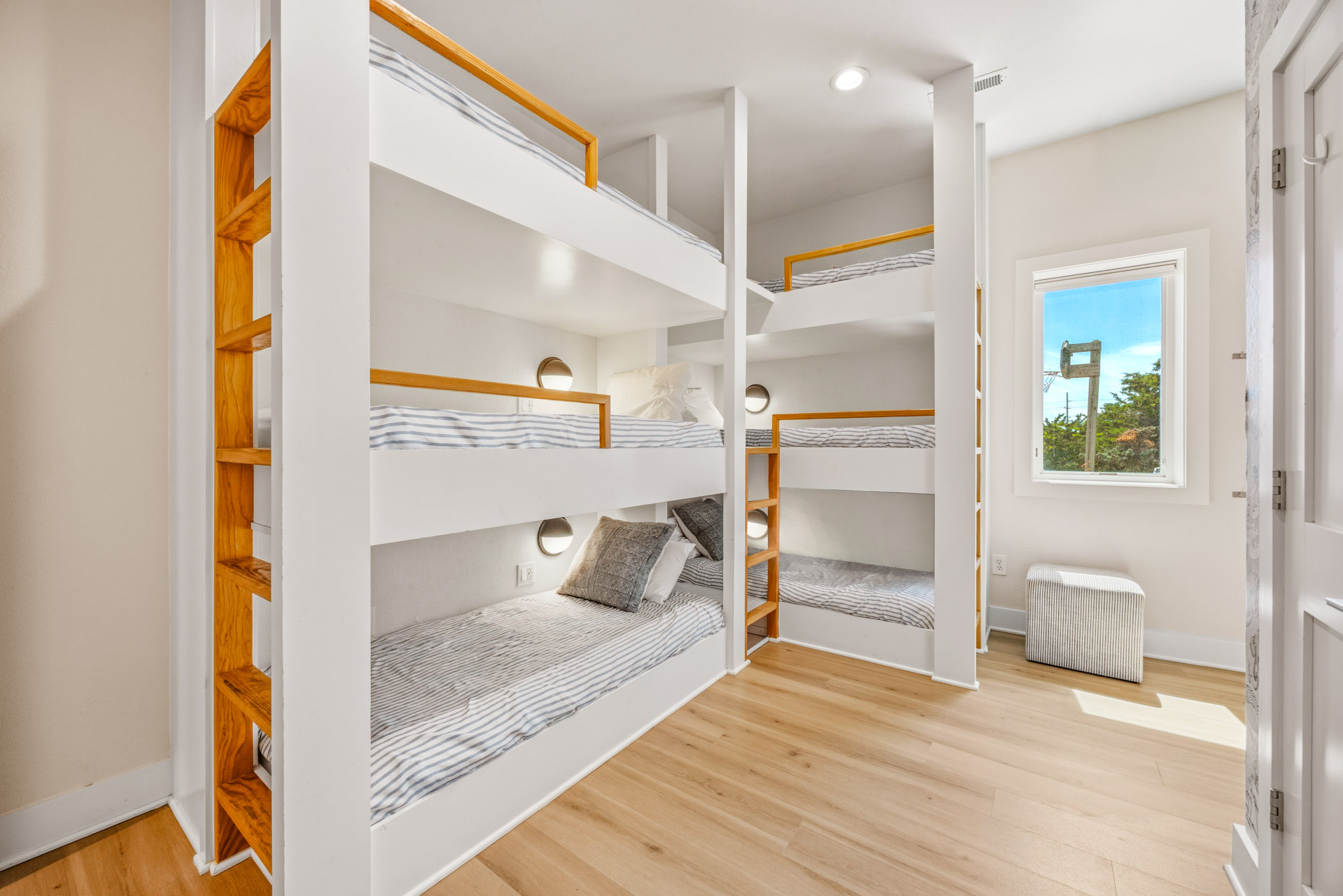 Surf Or Sound Realty 652 Castlemere Bedroom 10 1