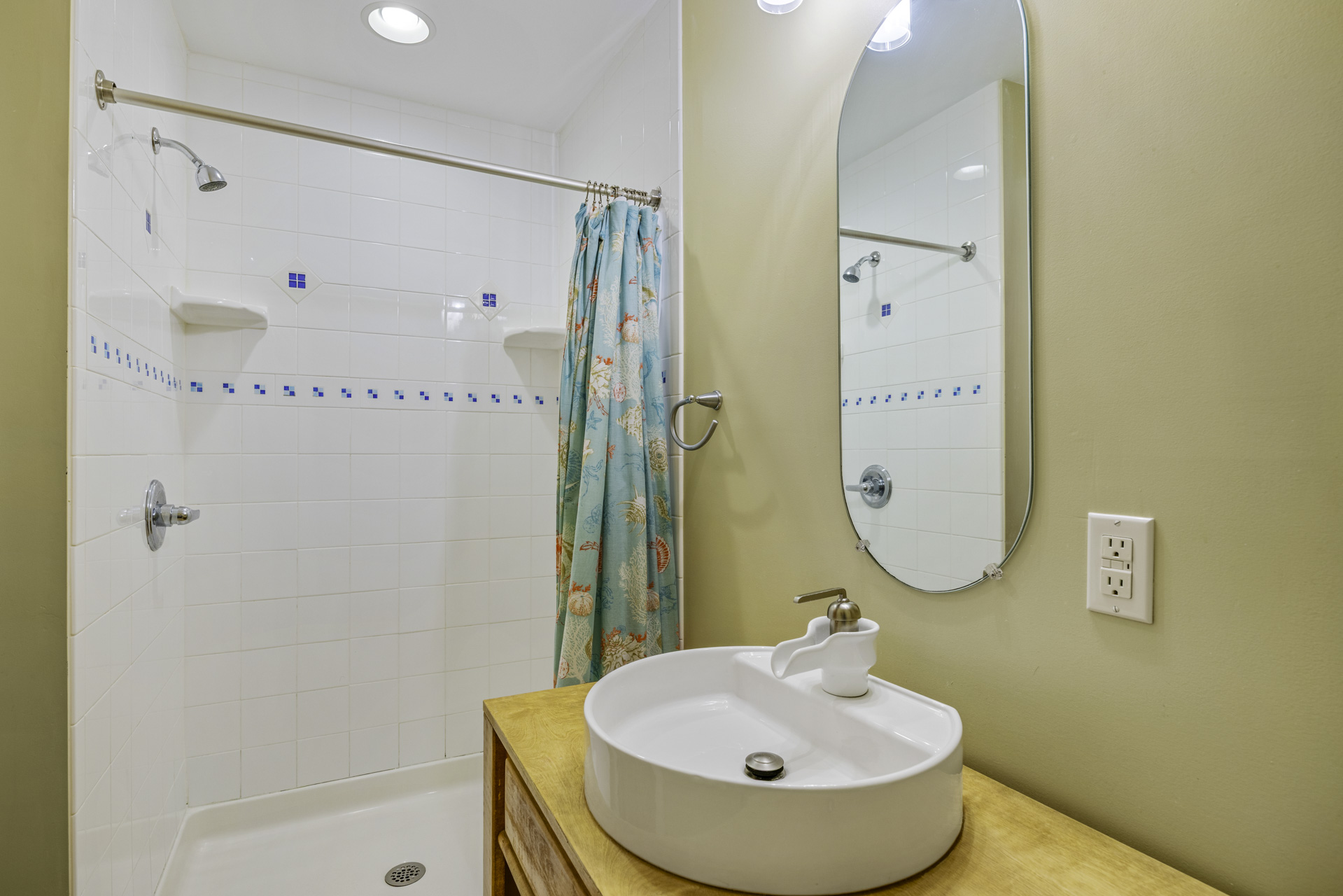 Surf Or Sound Realty 679 Sea Glass Bedroom 7 3