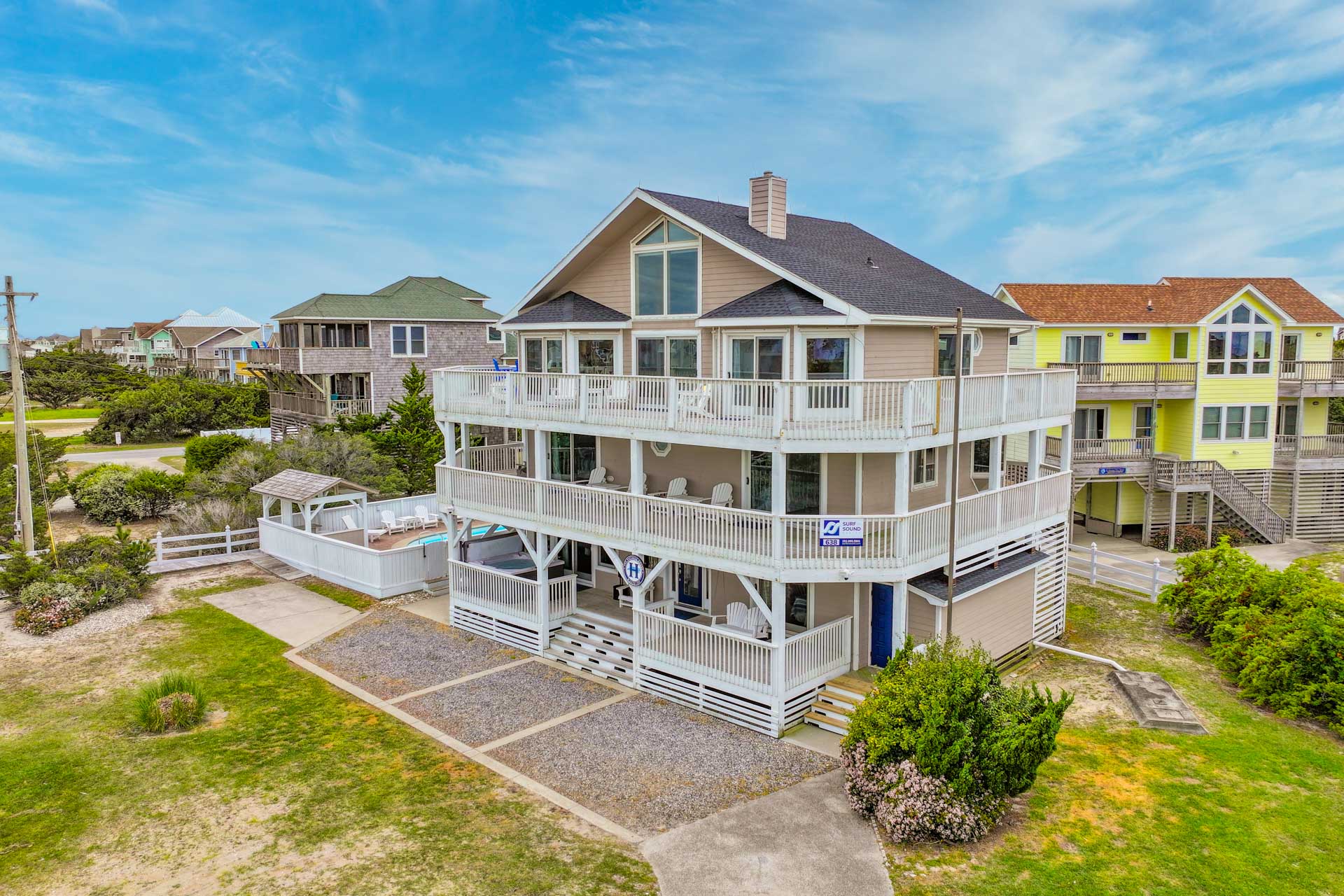 Surf Or Sound Realty 638 The Hatteras House Exterior 1