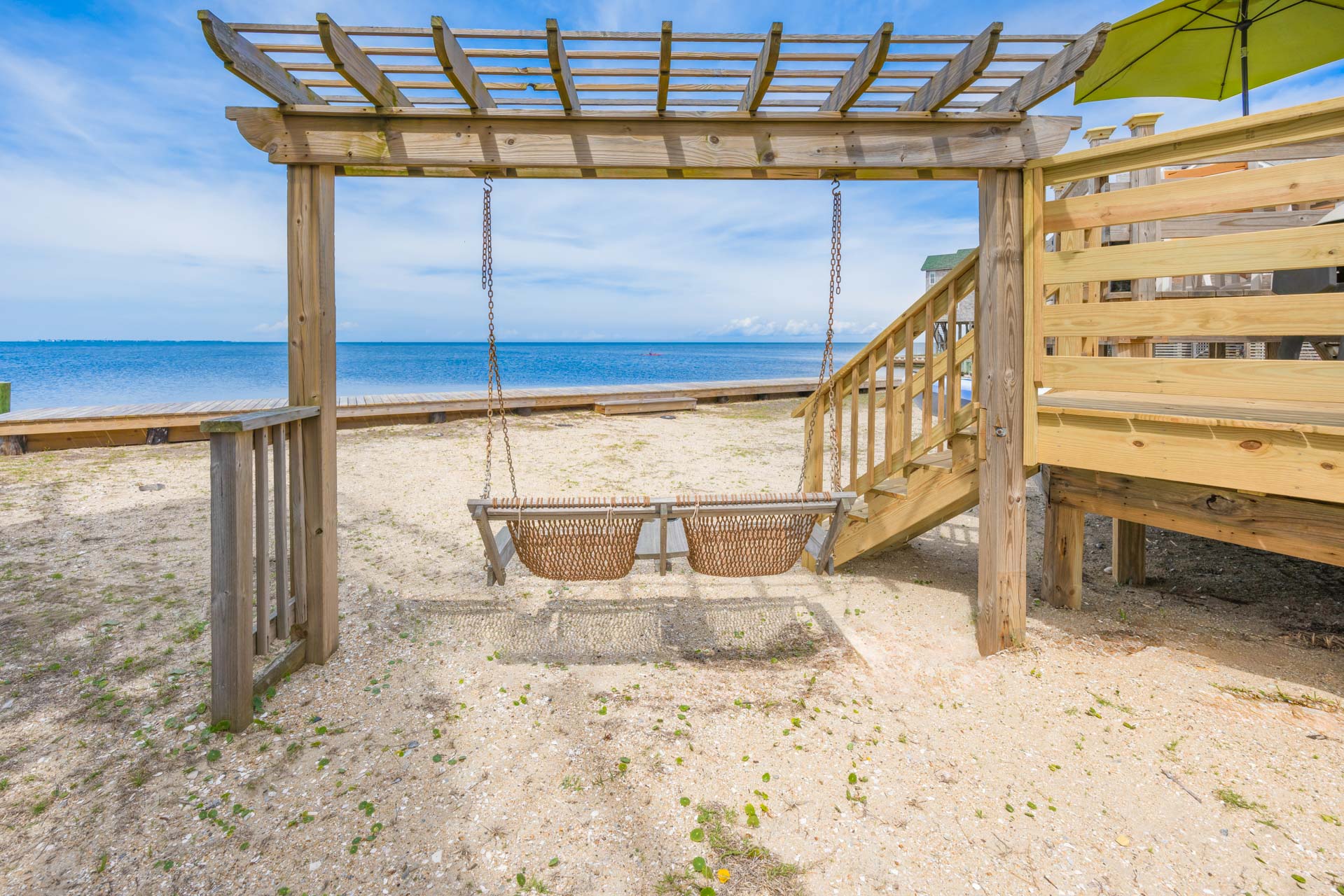 Hatteras Frisco, NC 7+ Bedroom Vacation Rentals Search - Hatteras-NC.com
