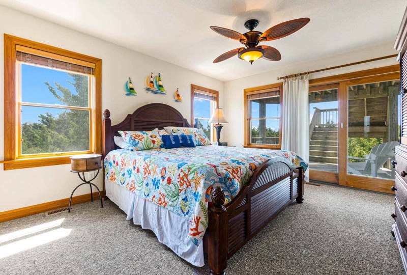 La Familia 566 Surf or Sound