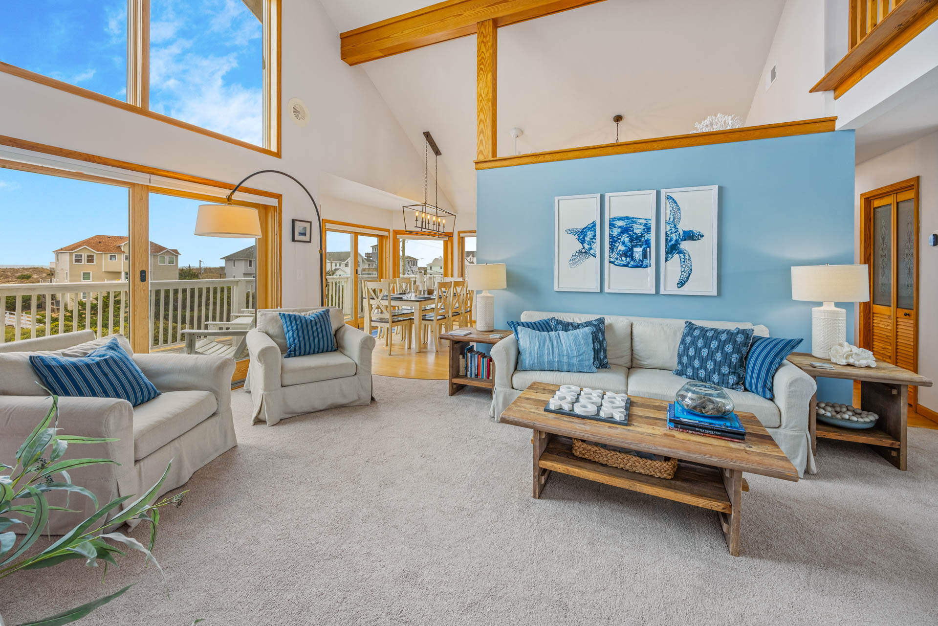 Surf Or Sound Realty 638 The Hatteras House Great Room 1