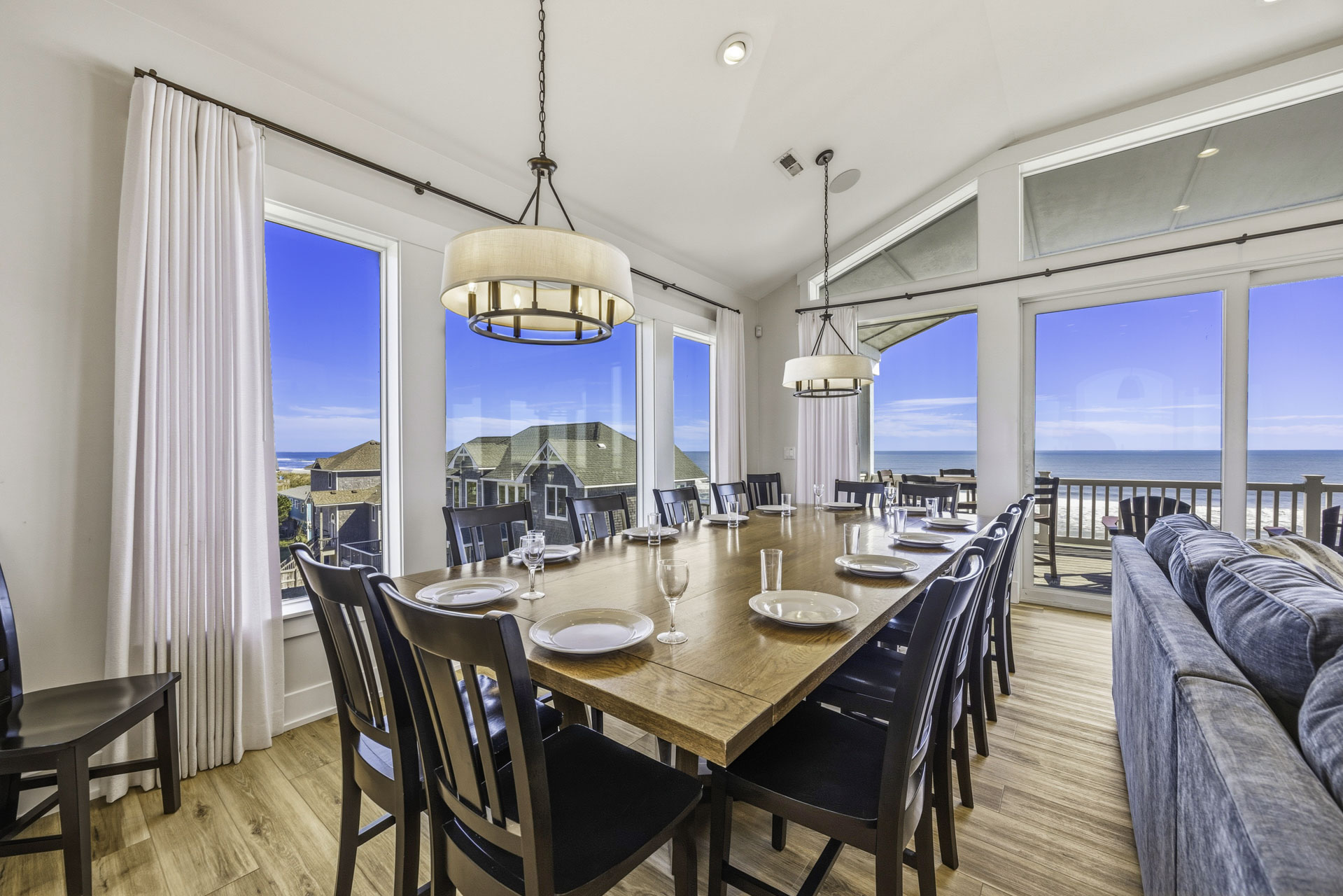 Surf Or Sound Realty 918 Cape Sol Dining Area 1