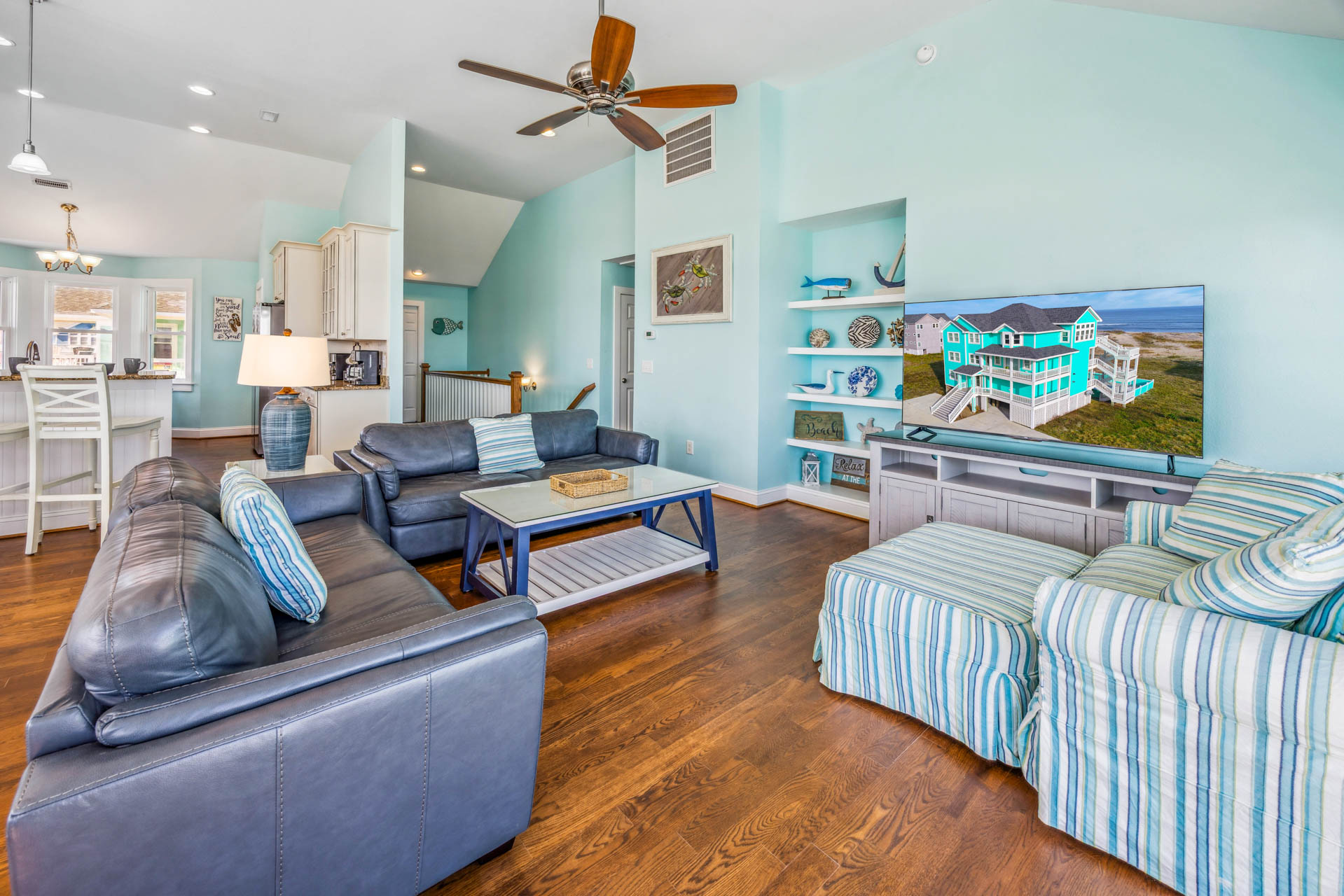 Surf Or Sound Realty 867 Caribbean Paradise Great Room 2