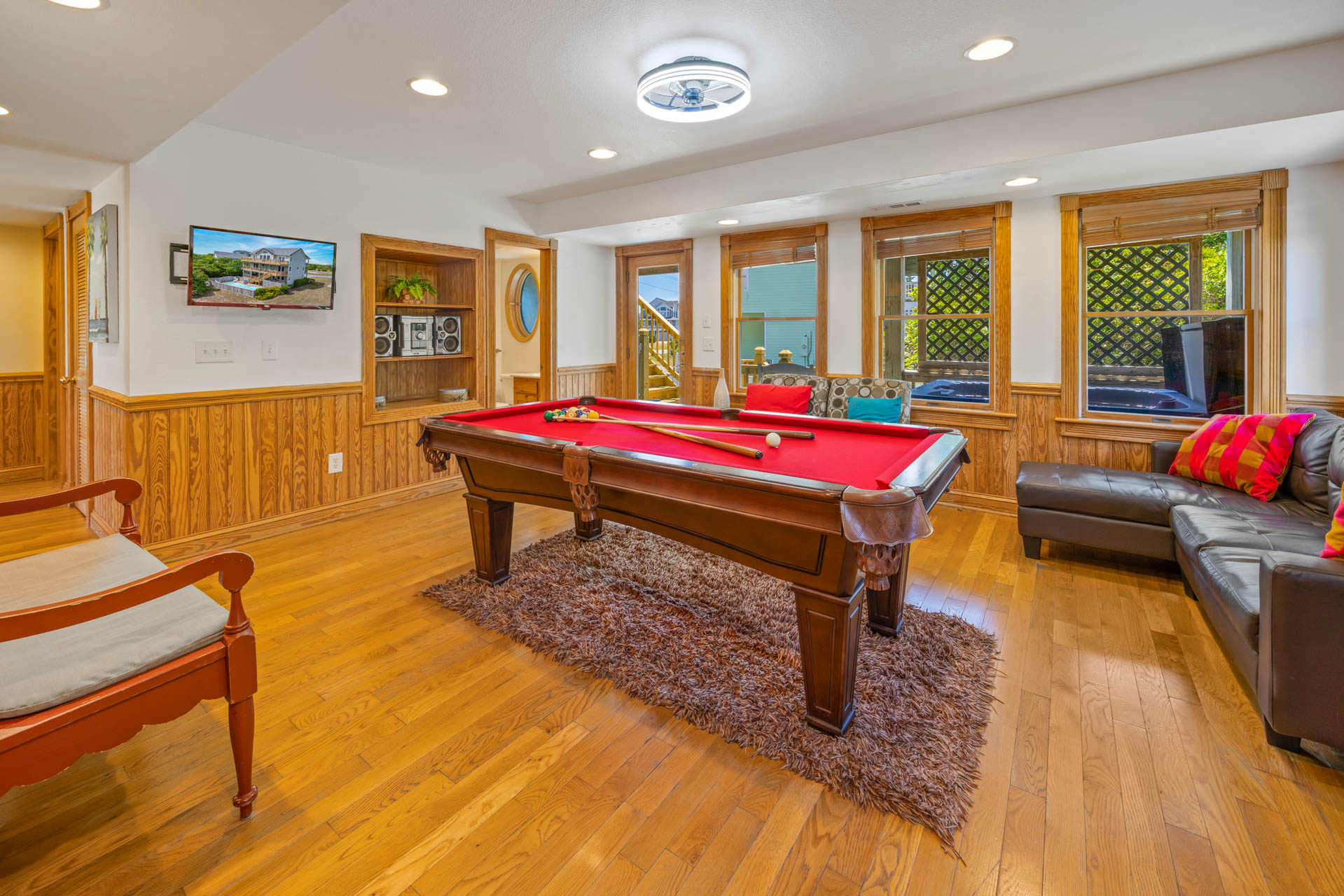 Surf Or Sound Realty 1027 The Kinnakeet Retreat Game Room 1