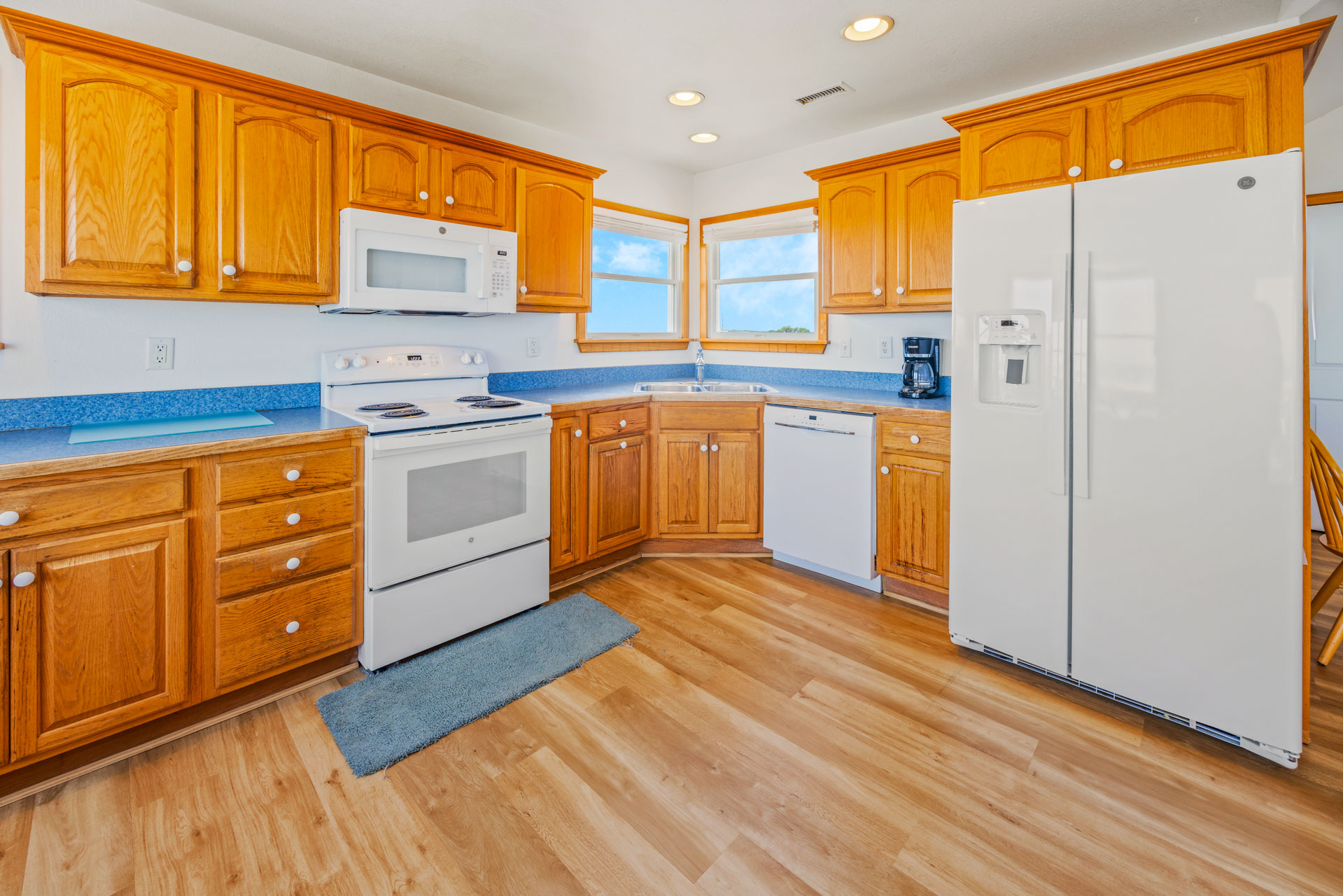 Surf Or Sound Realty 971 Sea Skeet Kitchen 2