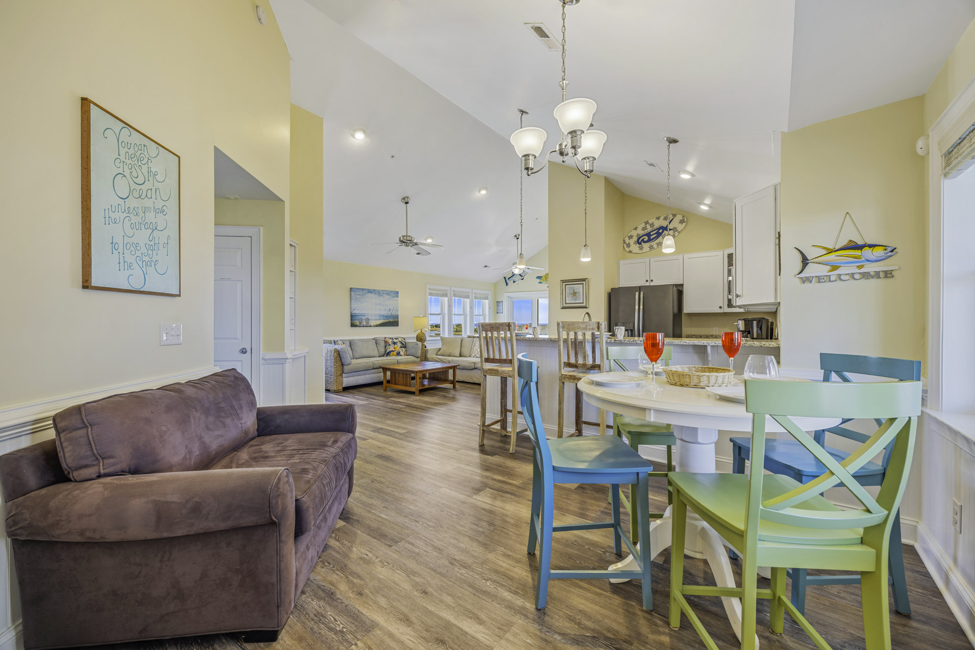 Surf Or Sound Realty 1104 Bay Dream Believer Dining Area 5