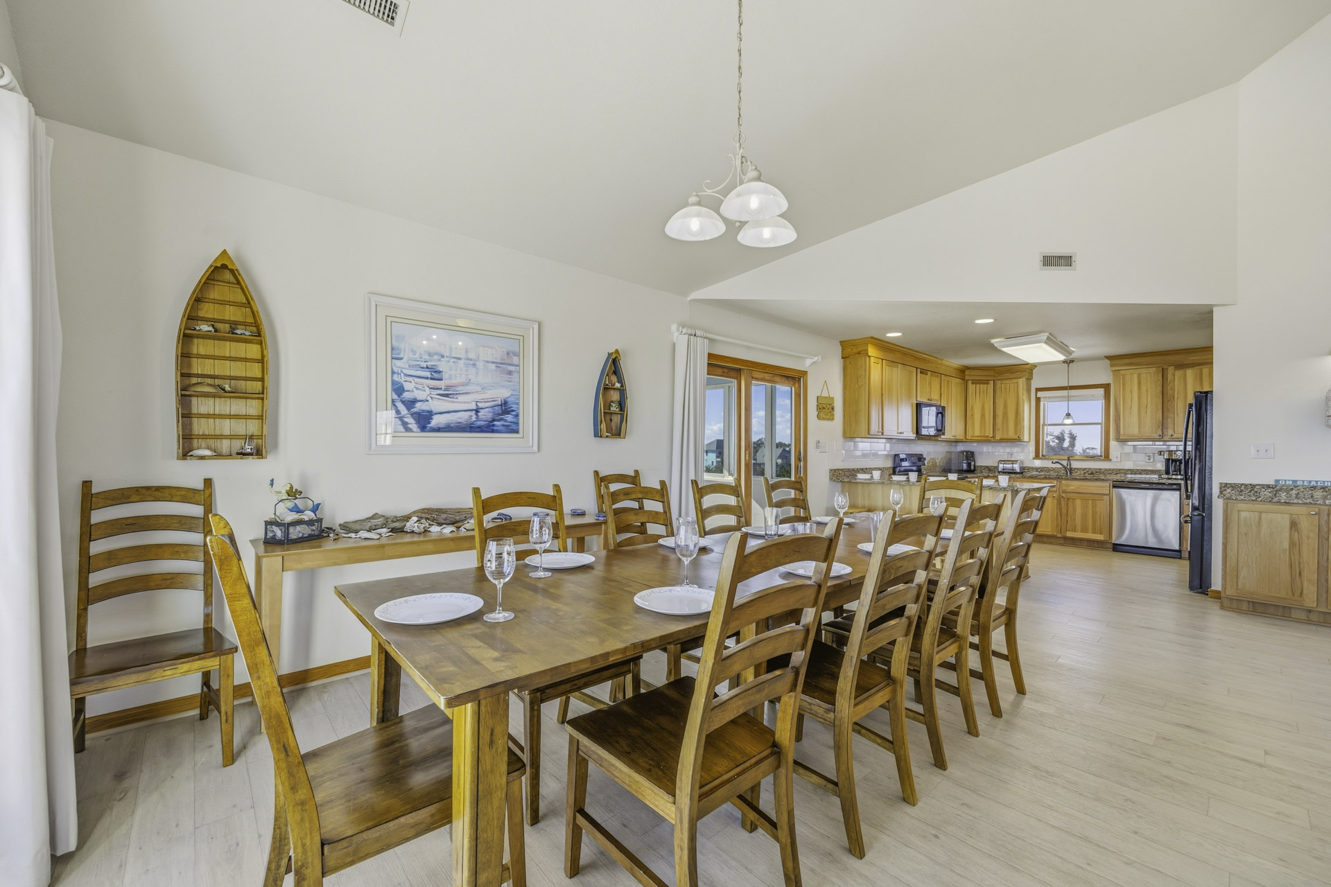 Surf Or Sound Realty 201 Blue Waves Dining Area 2