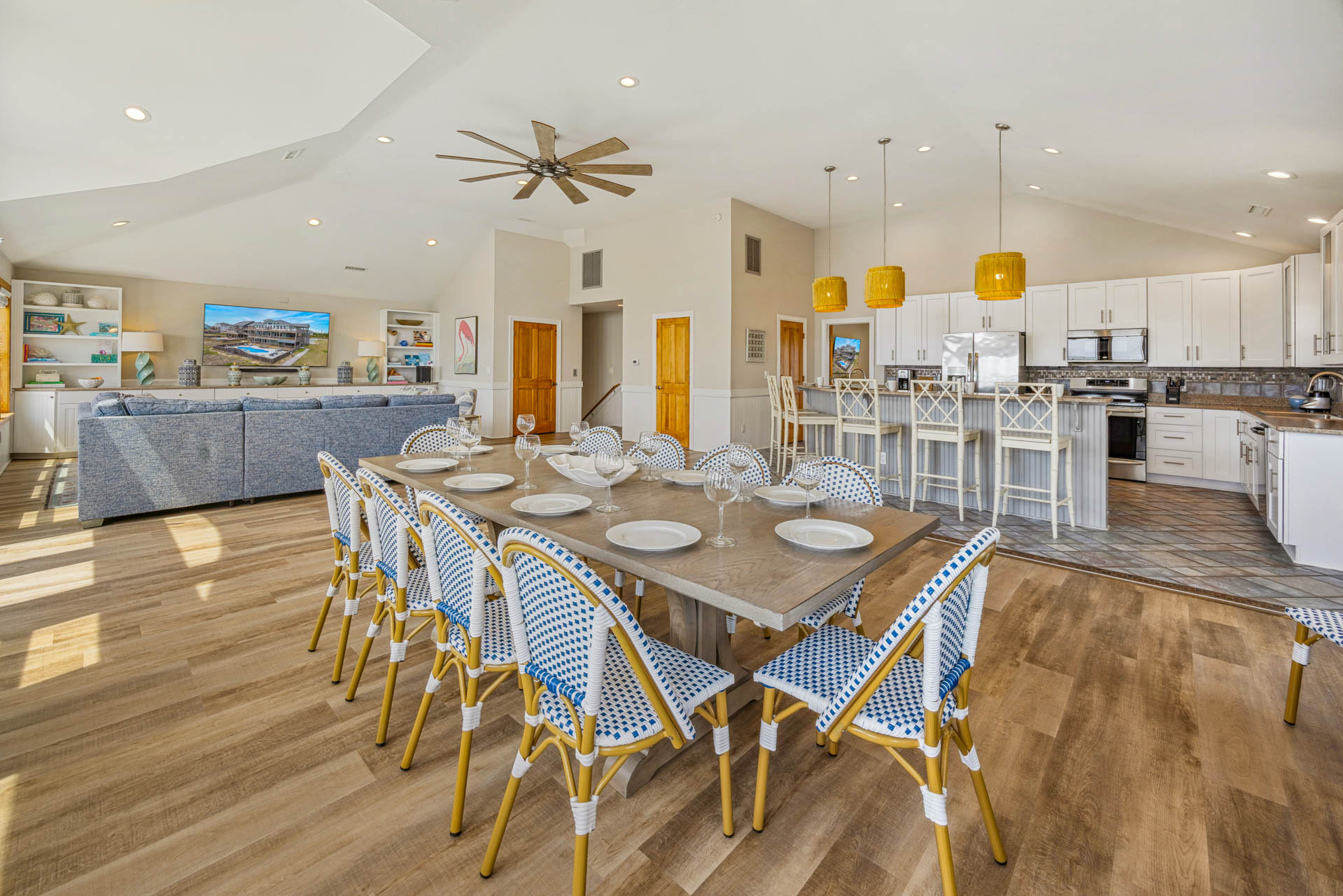 Surf Or Sound Realty 1065 Shorehouse Dining Area 3