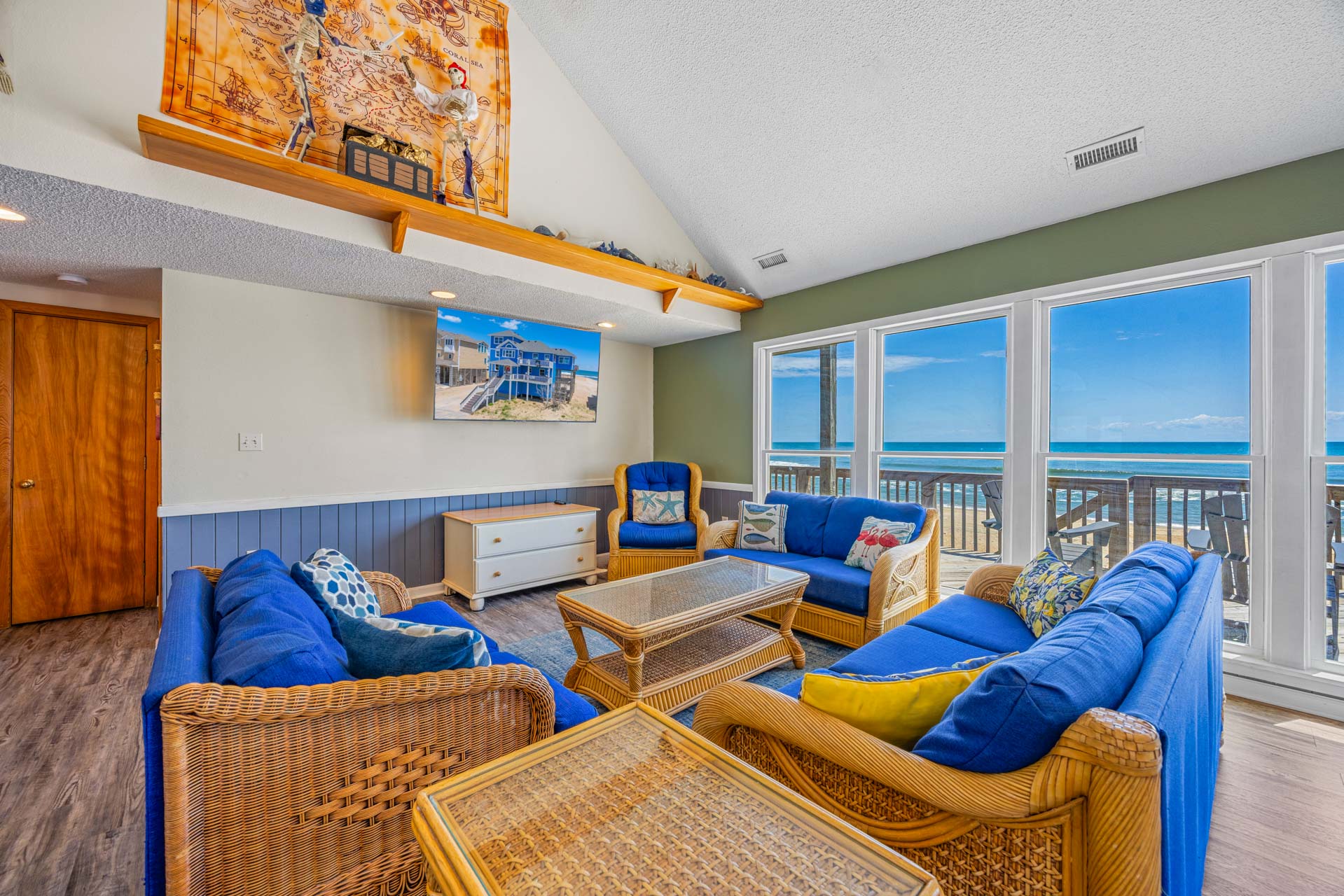 Surf Or Sound Realty 1111 Beachfront Pirates Great Room 2