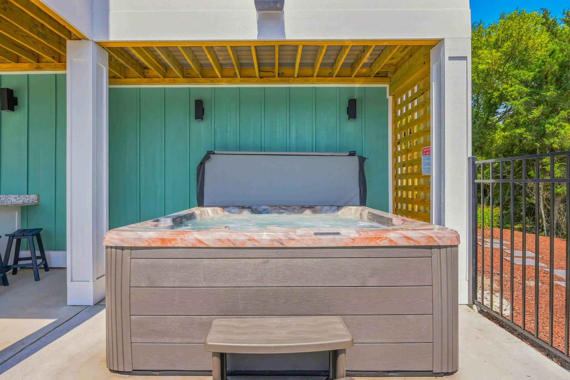 Surf Or Sound Realty 1225 Castaway Cove Hot Tub 1