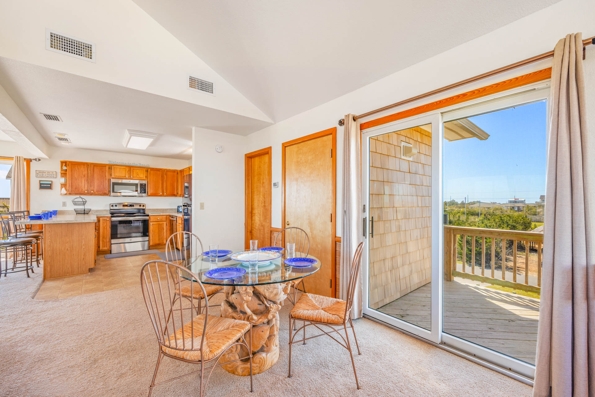 Surf Or Sound Realty 1066 Waves Goodbye Dining Area 1