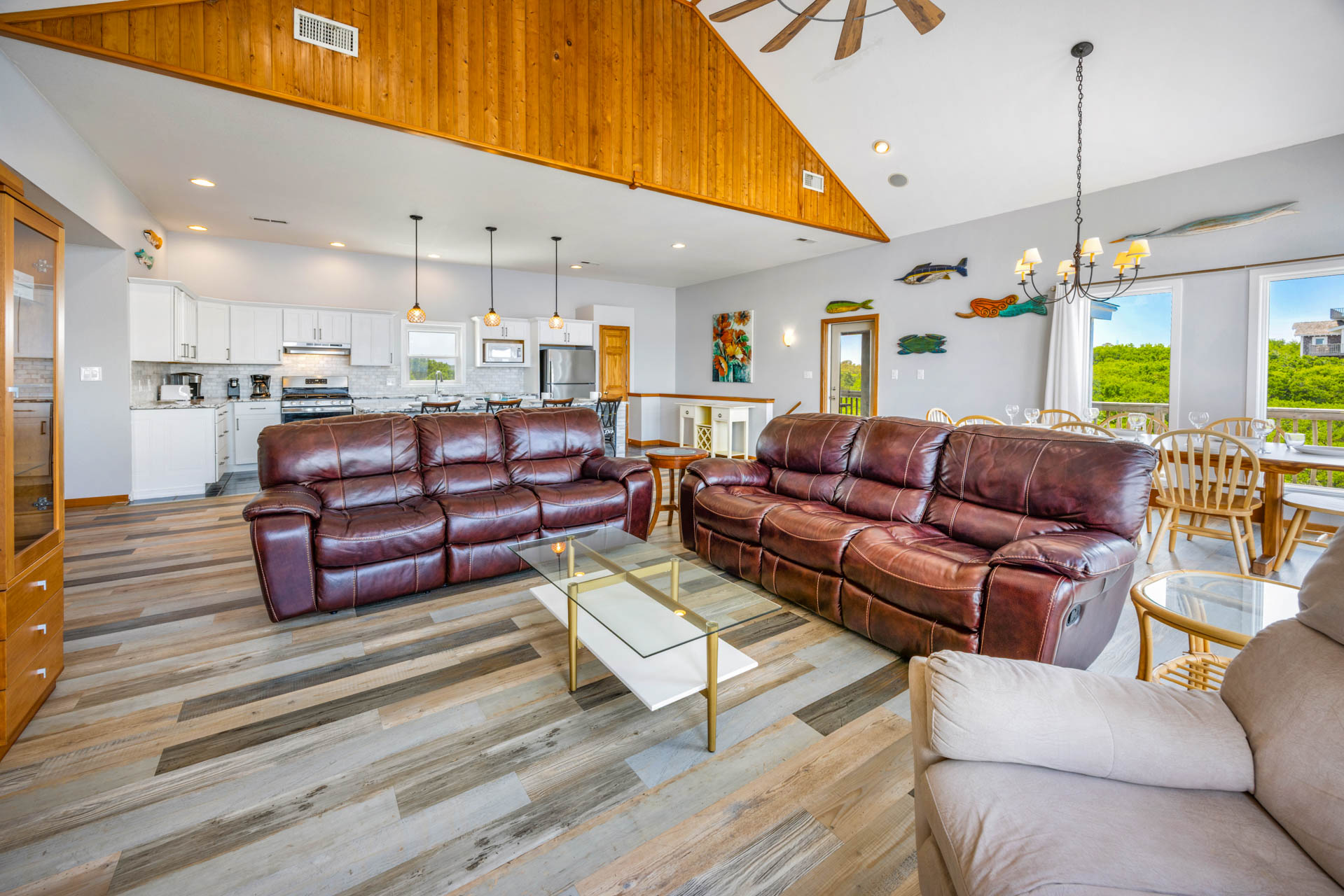 Surf Or Sound Realty 235 Sounds Good Great Room 4