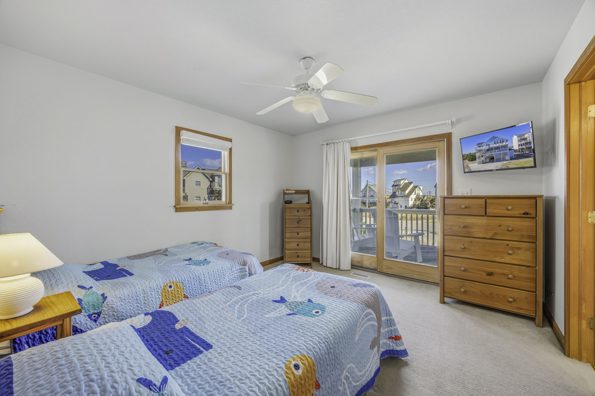 Surf Or Sound Realty 201 Blue Waves Bedroom 3