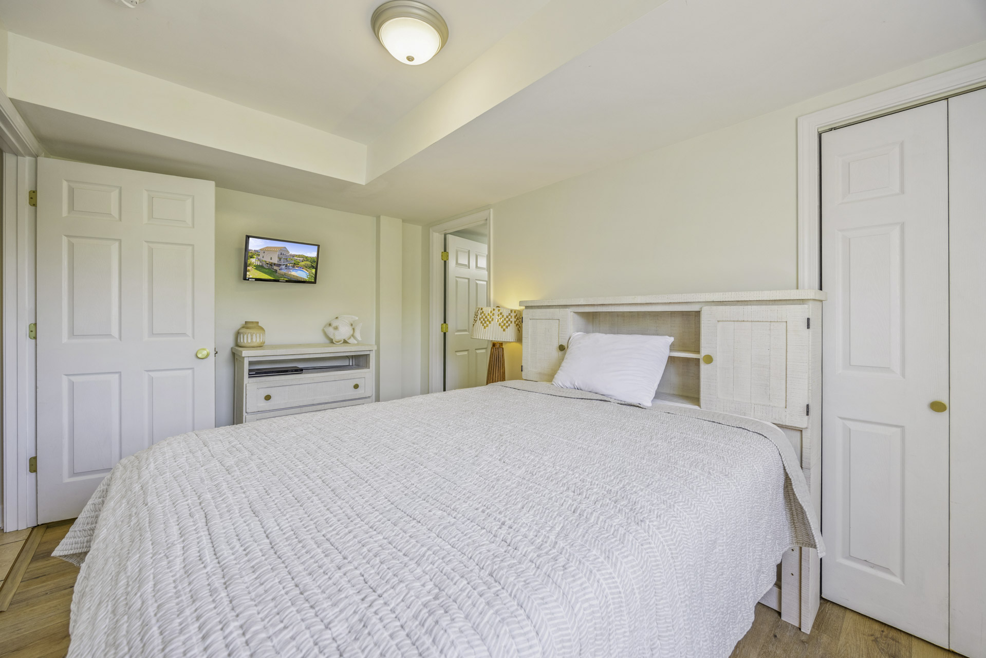 Surf Or Sound Realty 1236 Peace Of Paradise Bedroom 5 2