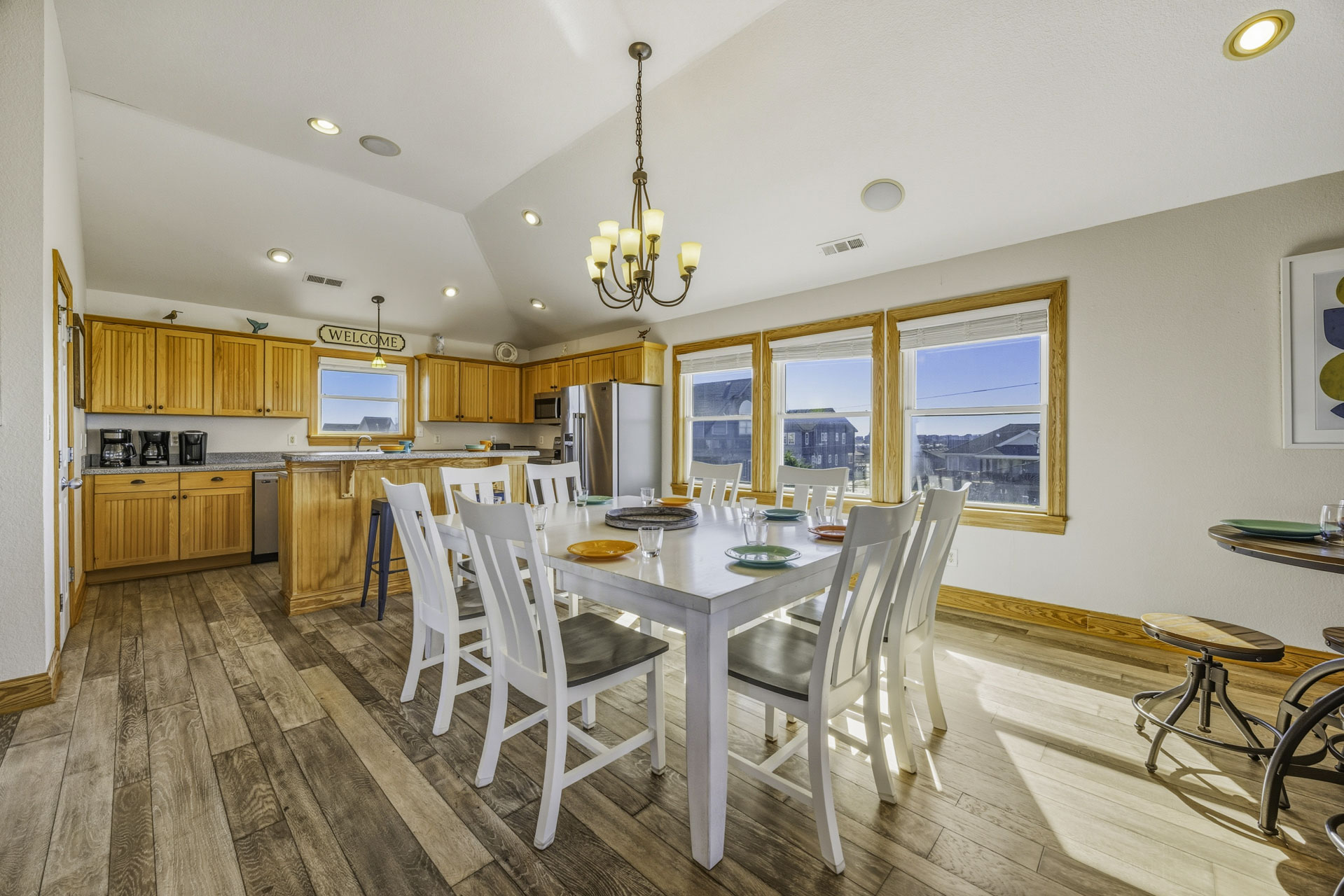 Surf Or Sound Realty 1233 High Tide Haven Dining Area 3