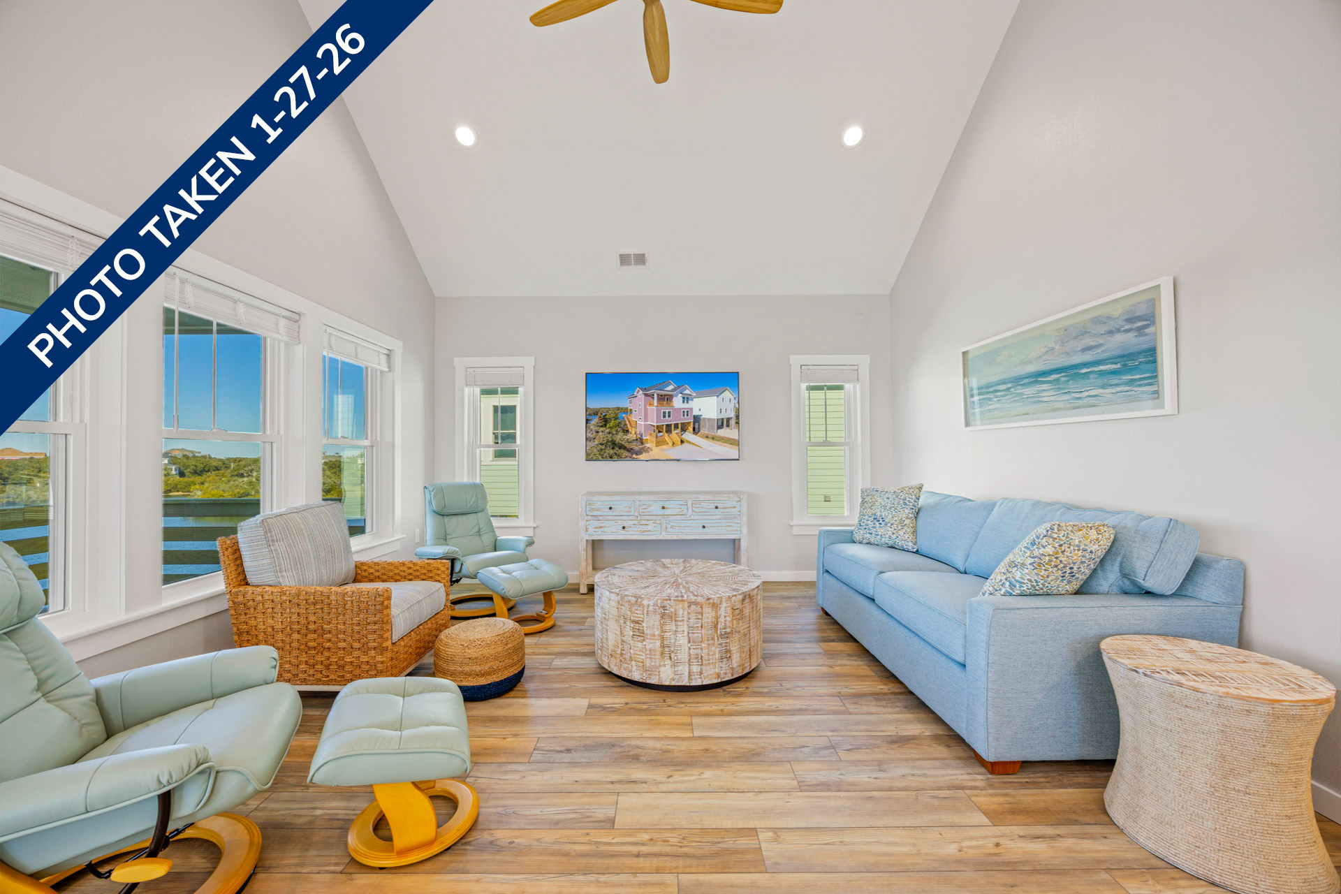 Surf Or Sound Realty 1234 Turtle Watch Great Room 2 Date