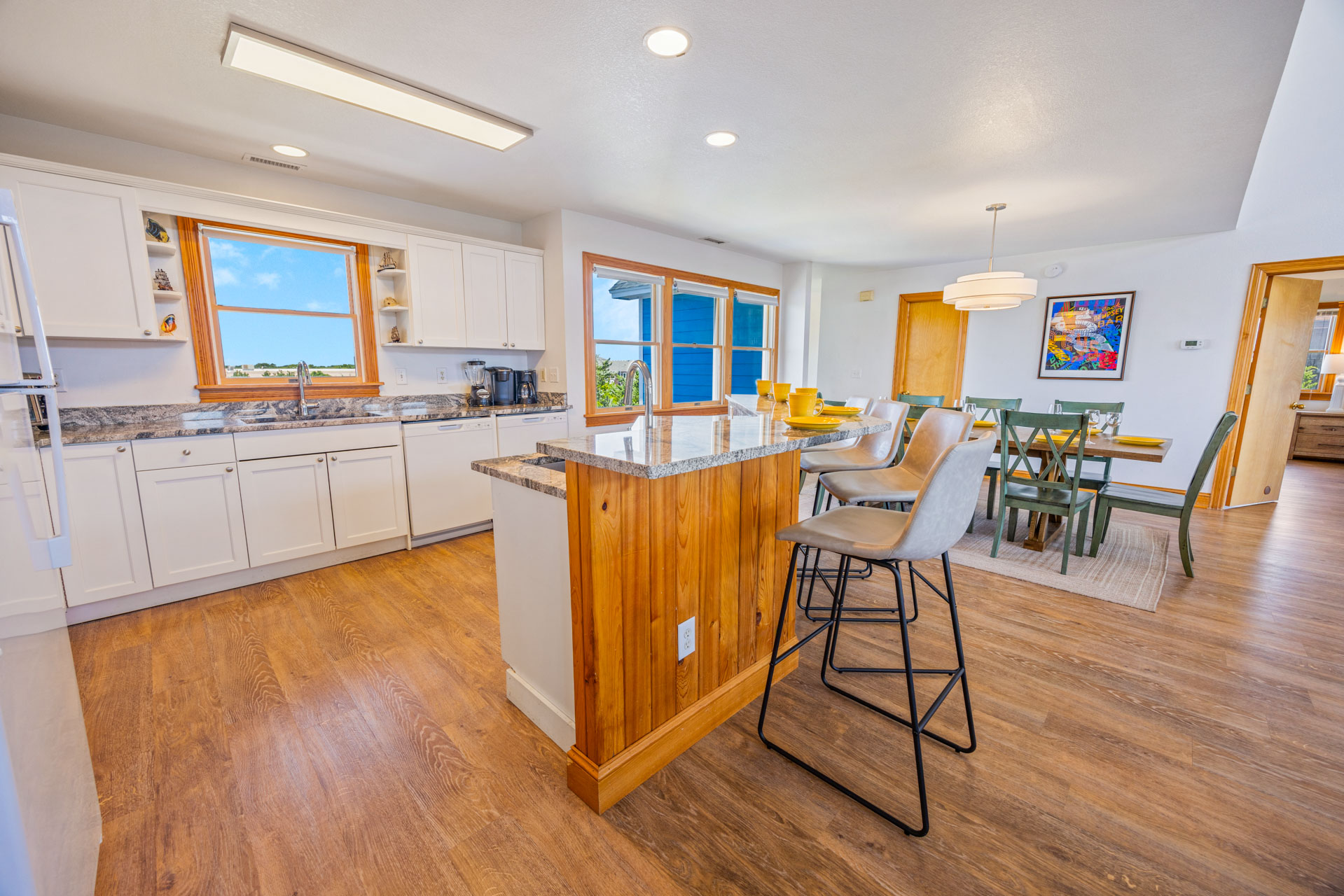 Surf Or Sound Realty 1129 Sea Queen Kitchen 2