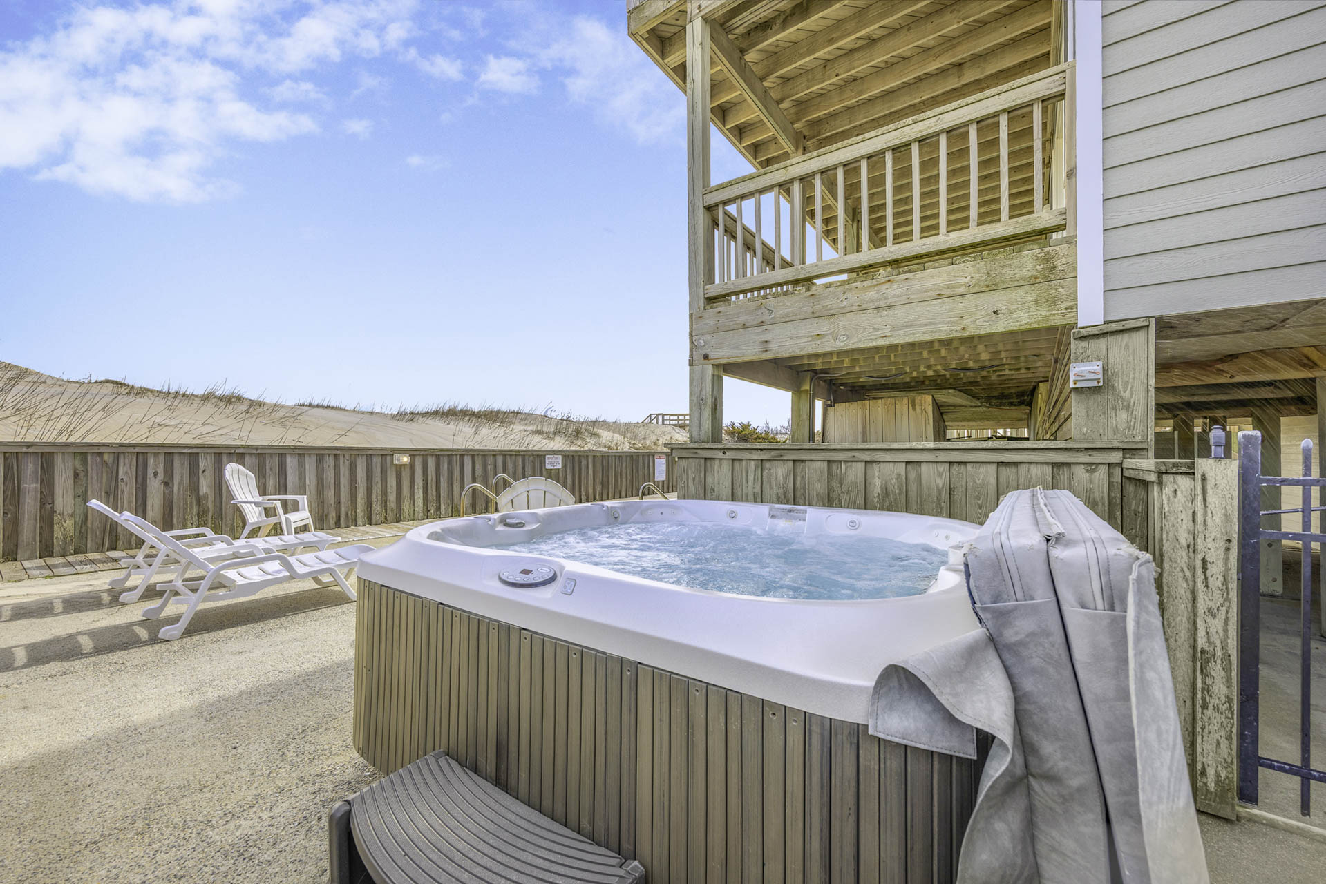 Surf Or Sound Realty 1239 Why Knot Hot Tub 2