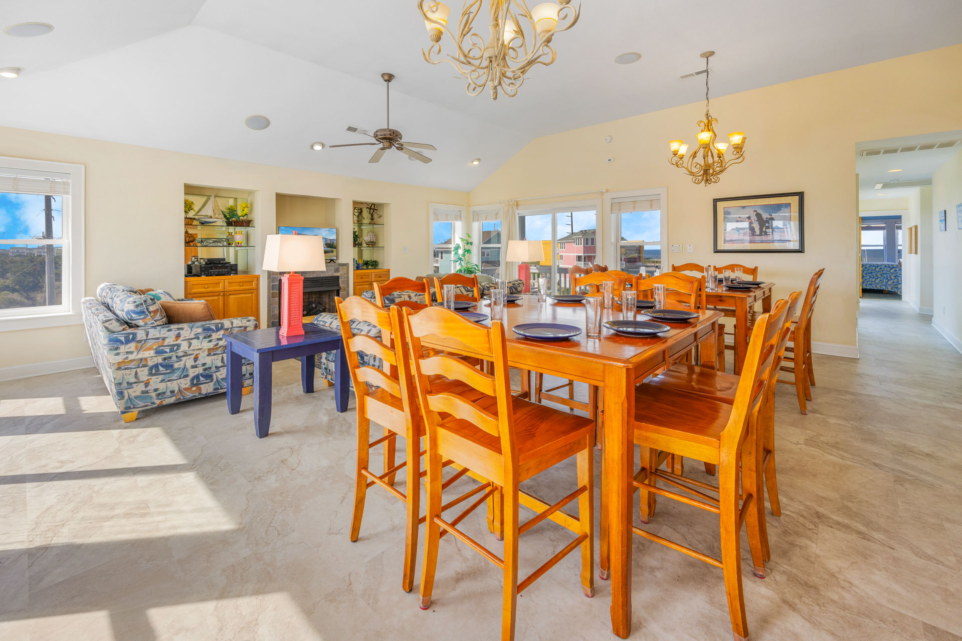 Surf Or Sound Realty 595 Tropical Paradise Dining Area 3