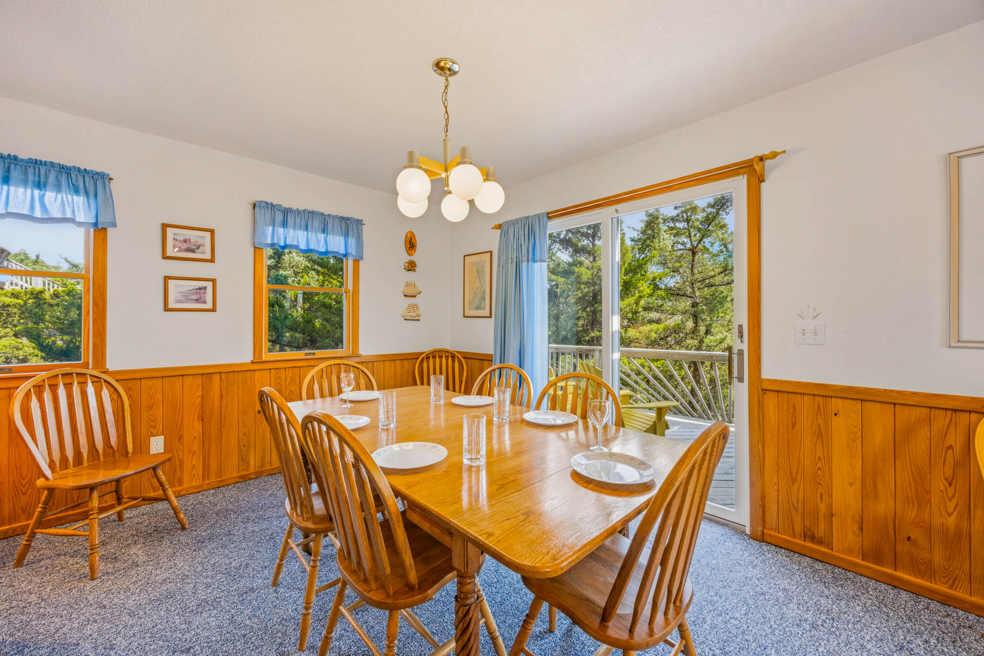 Surf Or Sound Realty 1252 Tern Inn Dining Area 2