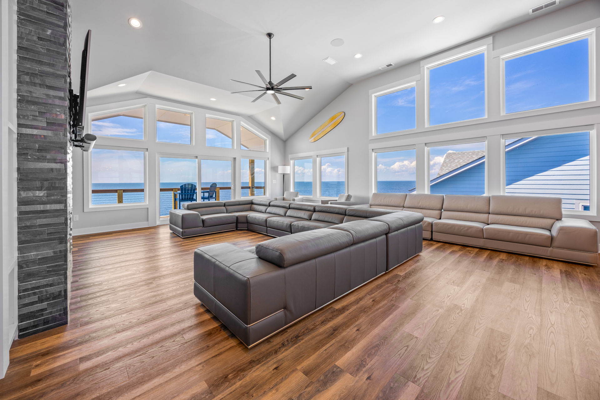 Surf Or Sound Realty 1204 Ocean's 12 Great Room 1