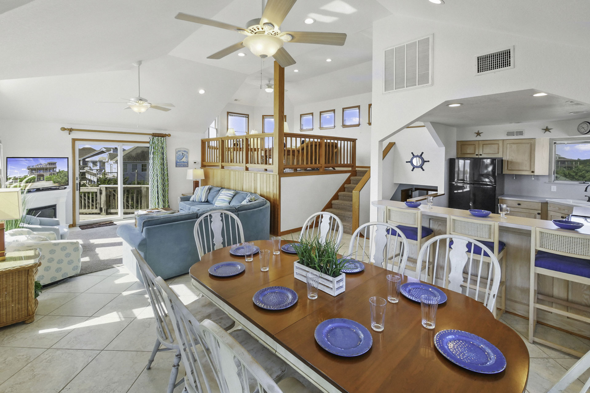 Surf Or Sound Realty 1243 September Breeze Dining Area 3