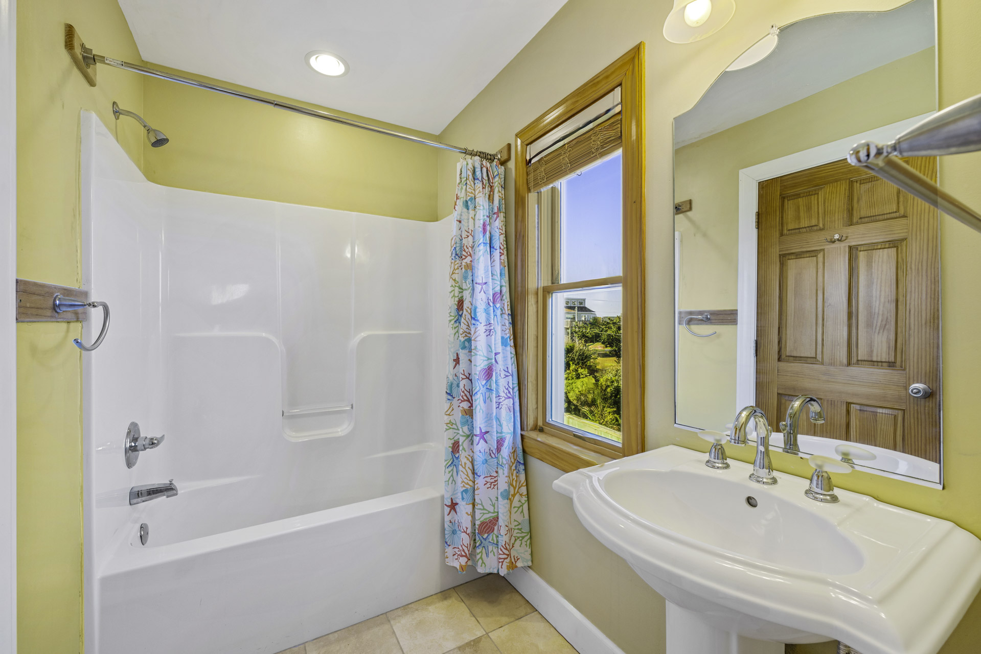 Surf Or Sound Realty 679 Sea Glass Bedroom 4 3