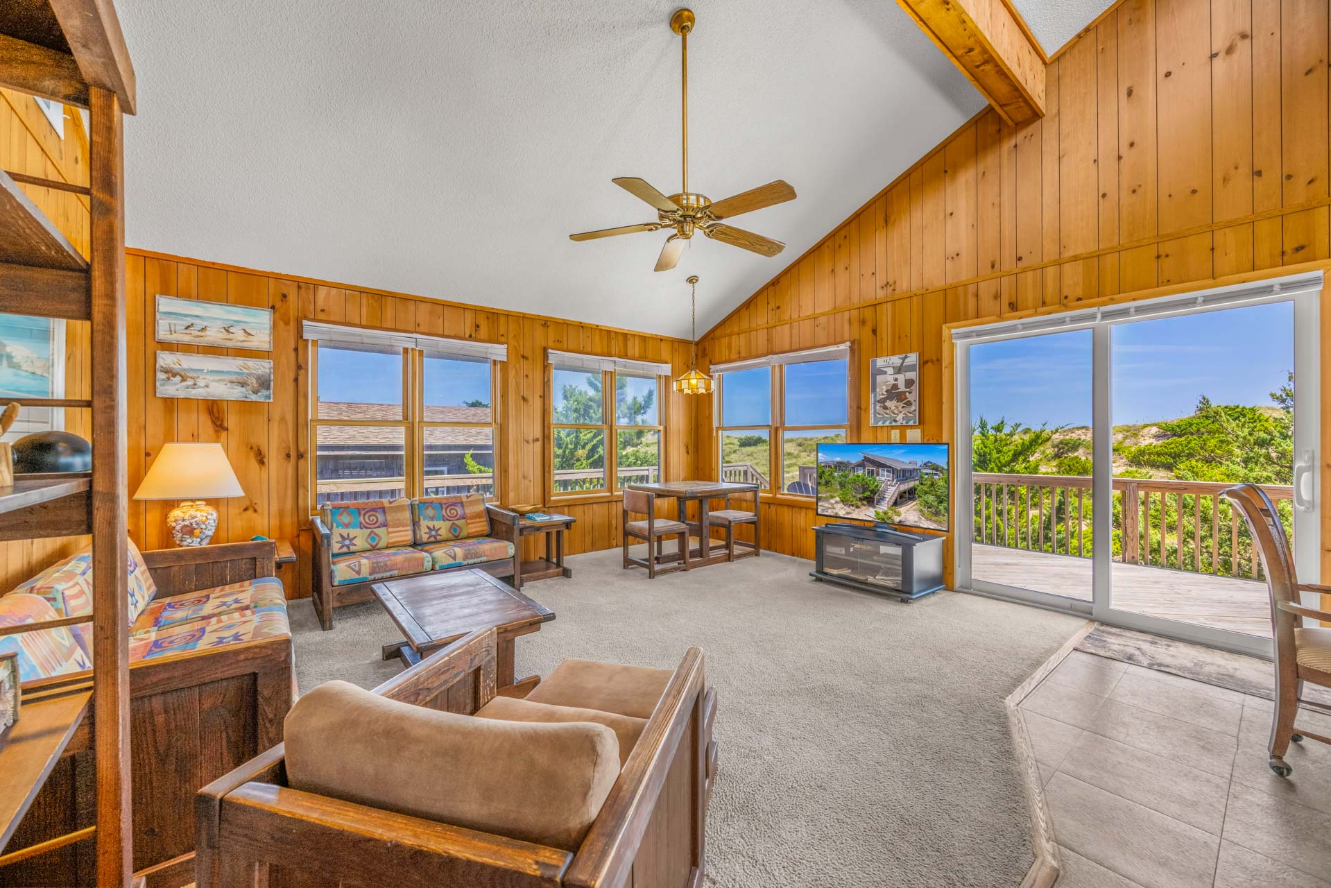 Surf Or Sound Realty 134 Aquarius Great Room 3
